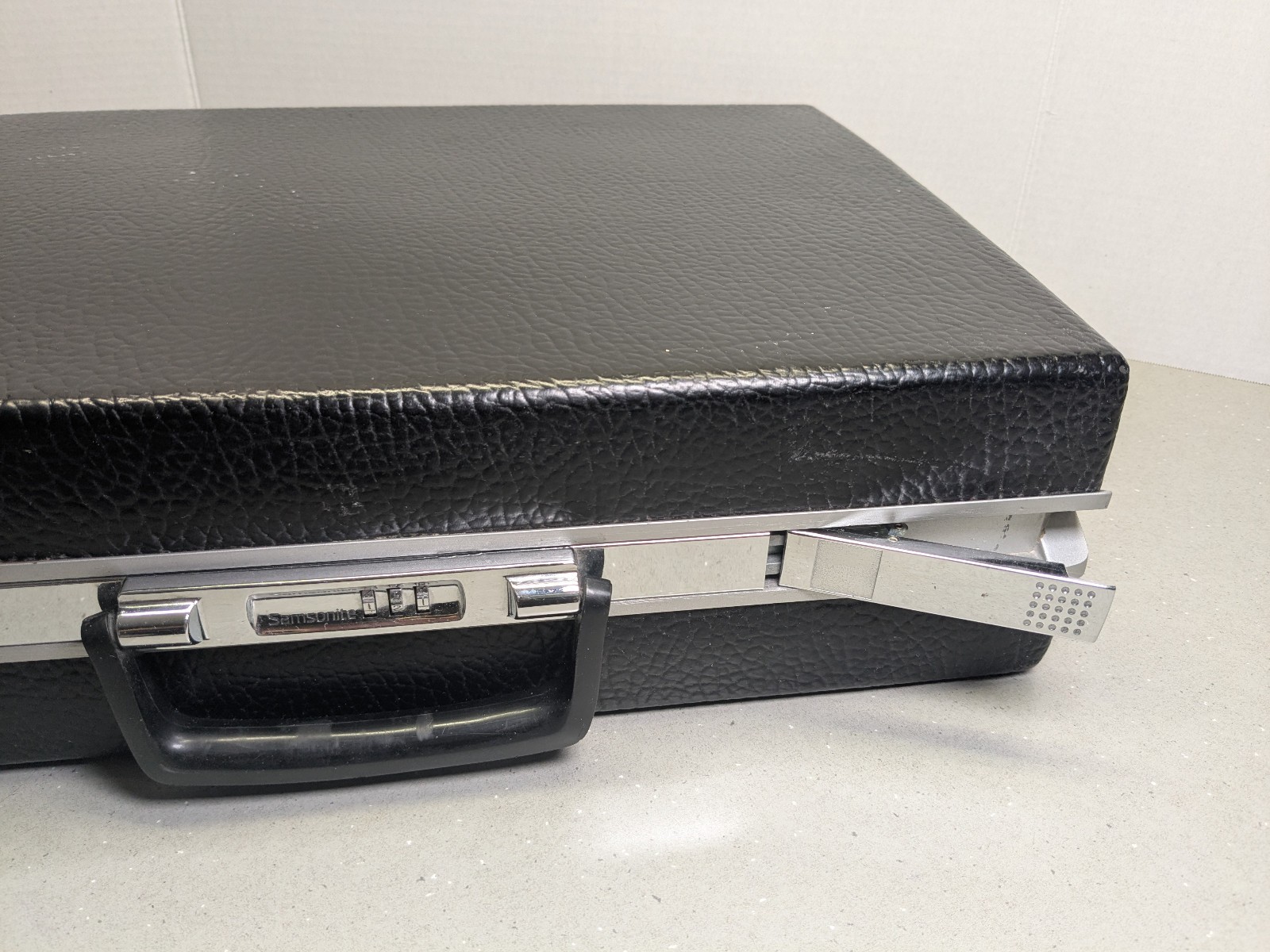 vintage 1970s black hardshell Classic 100 SAMSONITE BRIEFCASE attache COMBO LOCK