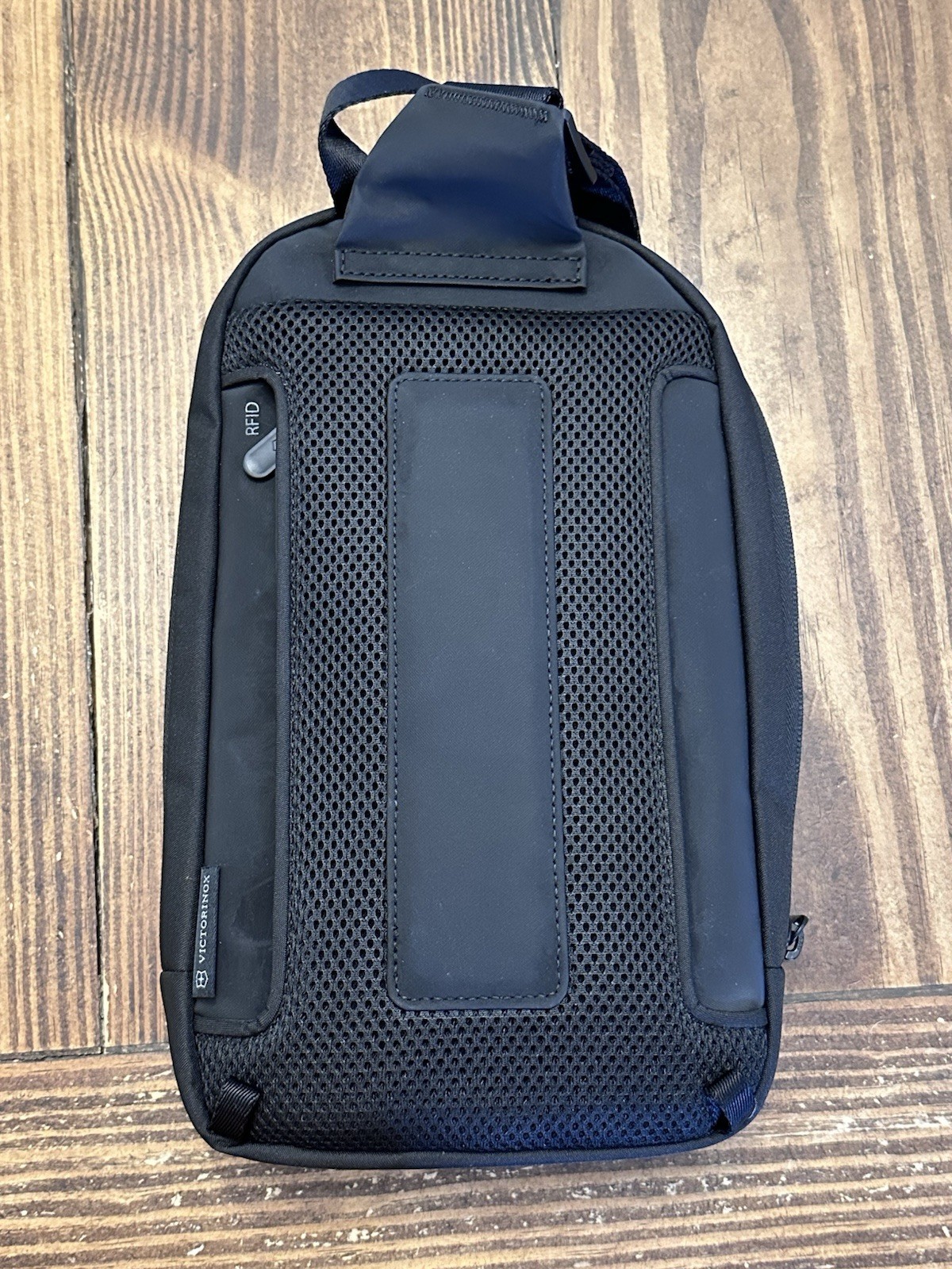 Victorinox Travel Essentials Sling Bag Body Bag Shoulder Bag with Shoulder Strap