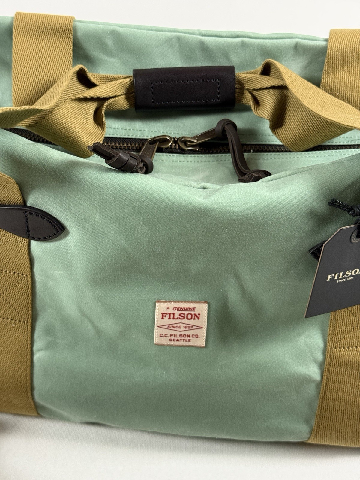 FILSON MEDIUM TIN CLOTH DUFFLE BAG GRANITE GREEN OS NWT