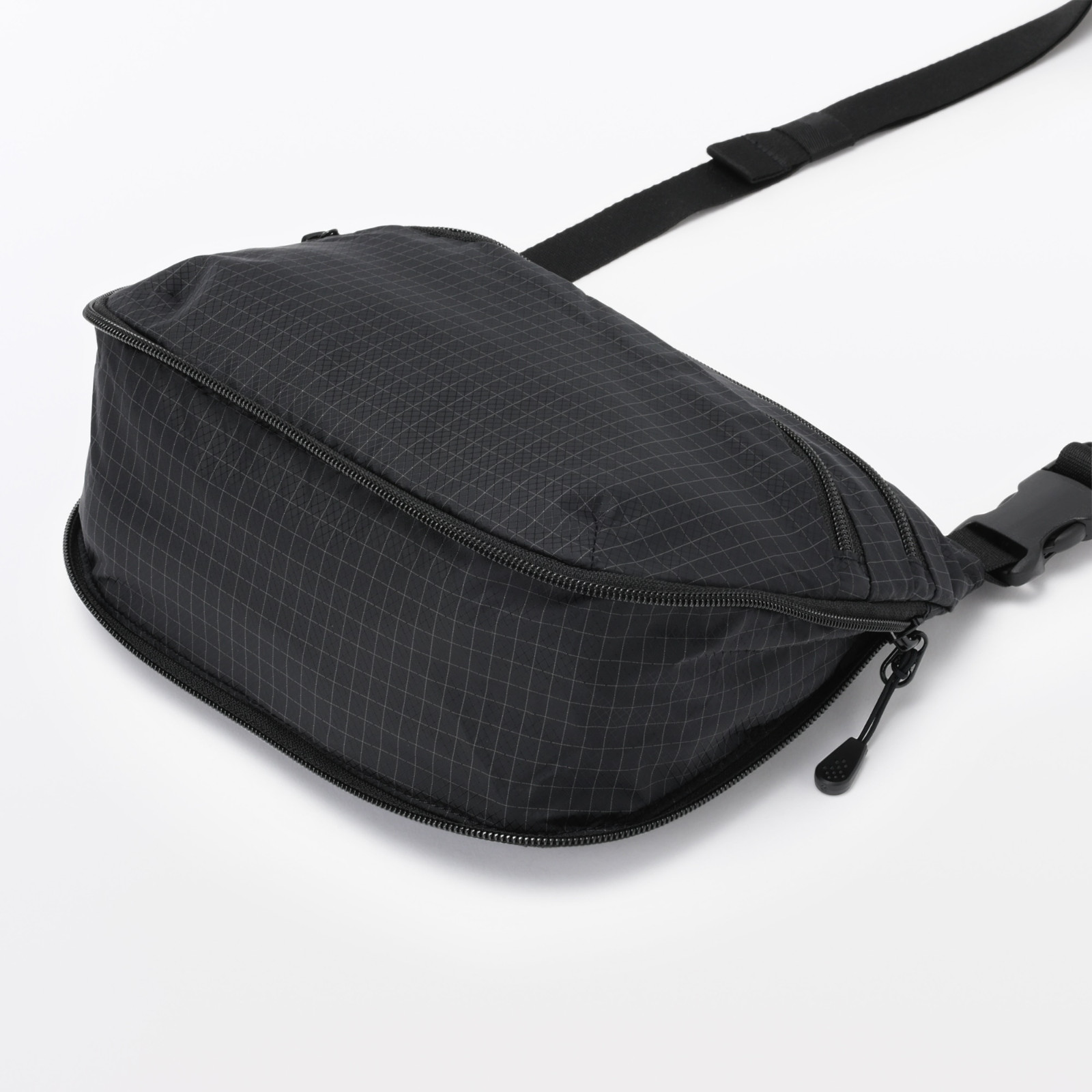 MUJI Water-Repellent Ripstop Mini Shoulder Sling Crossbody Bag Black NWT