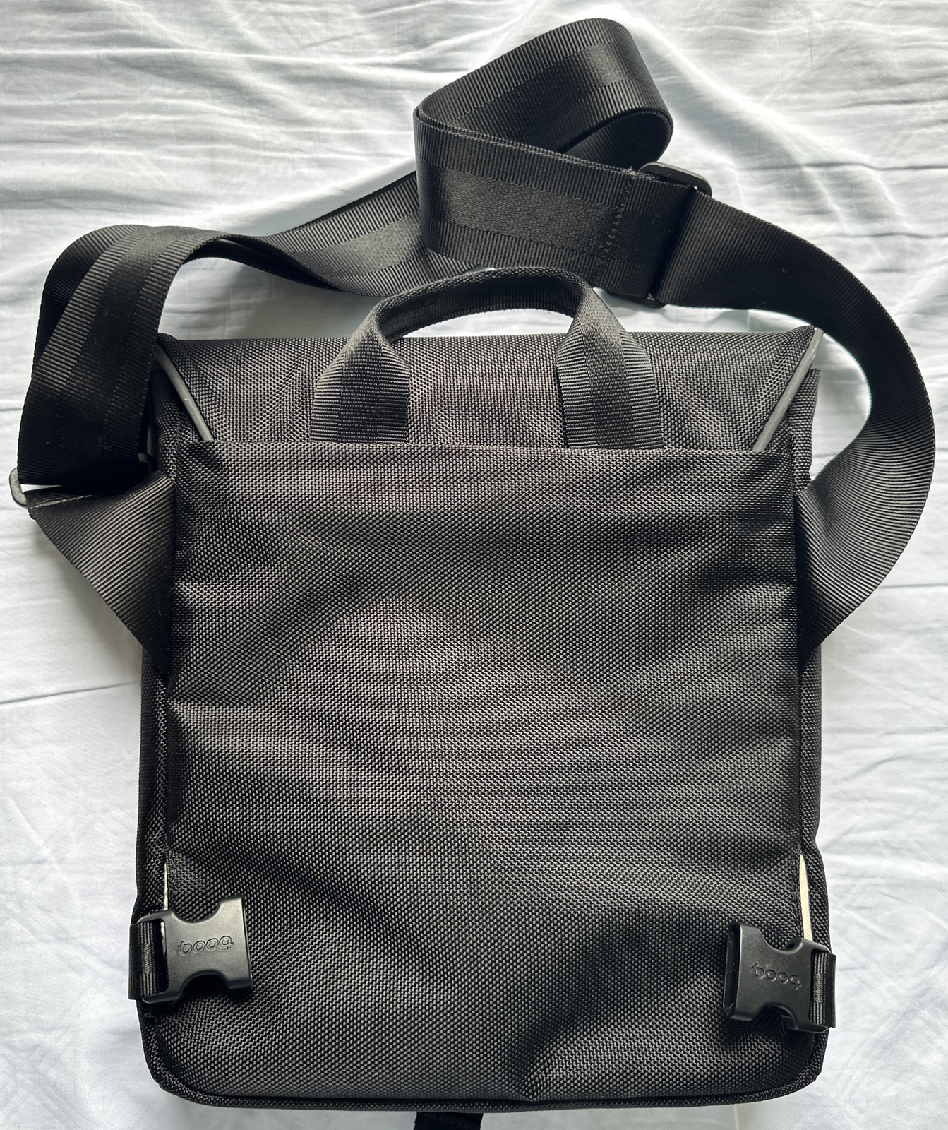 Booq Graphite Nylon Flap Laptop/Tablet Shoulder Bag Crossbody Black/Yellow