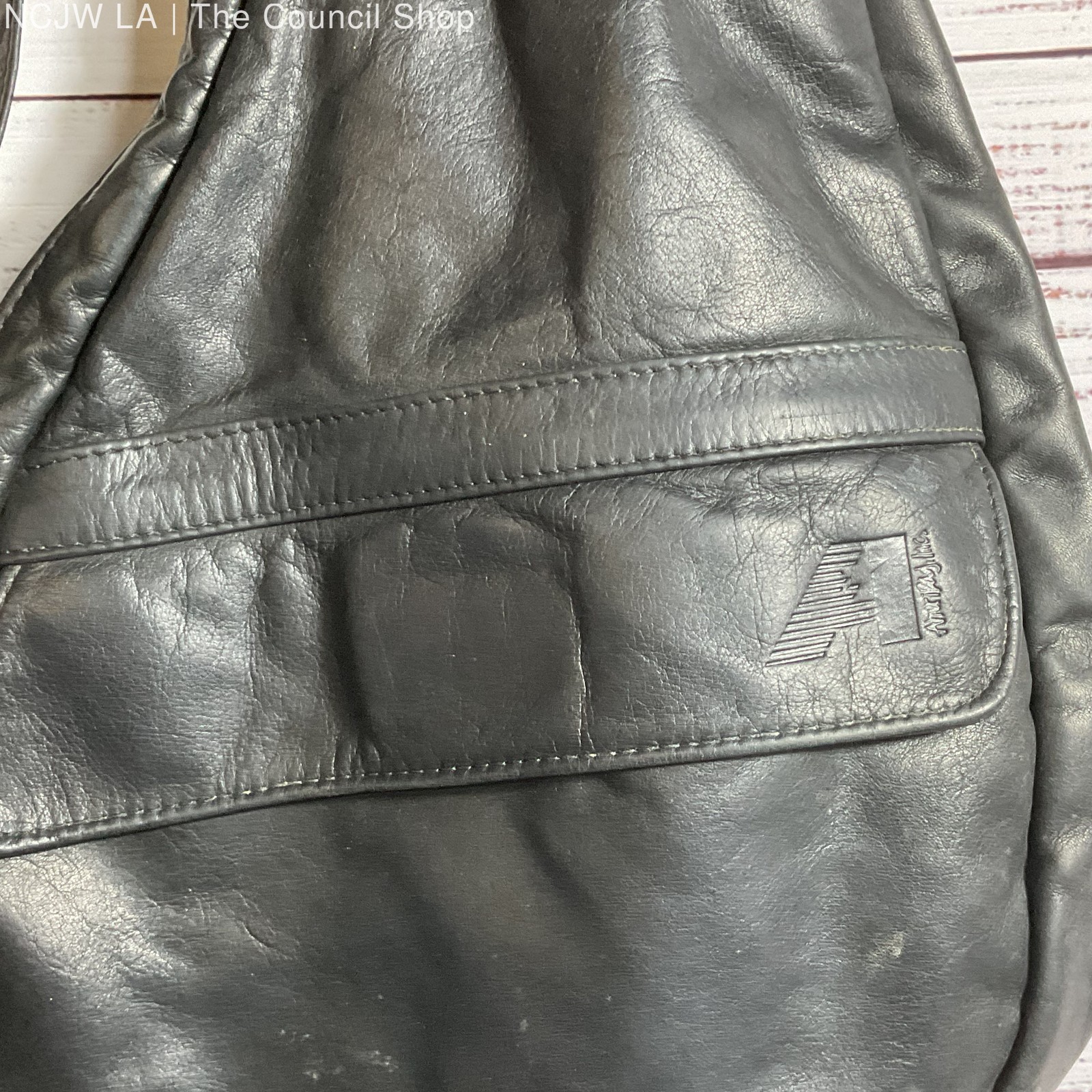 VTG. AMERIBAG X LL Bean Black Leather Healthy Back Ameribag Sling Crossbody