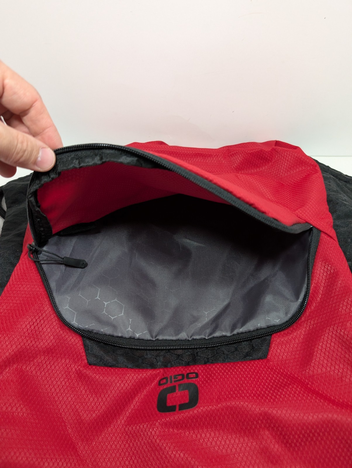 OGIO Boundary Cinch Pack Commuter Day Pack Laptop Travel Bag Red 18×14 Inches