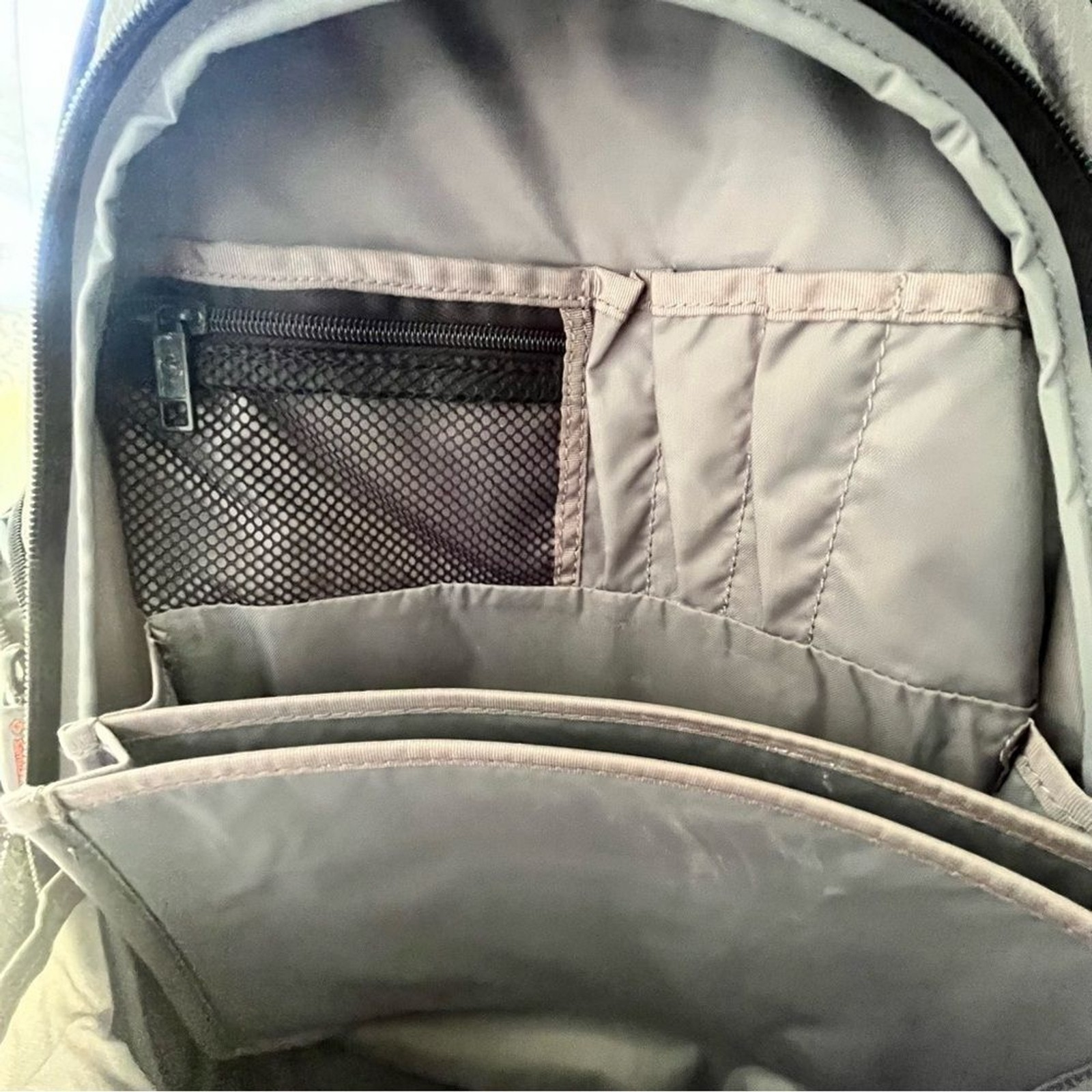 Samsonite Dual-Tone Men’s Backpack Large Laptop Bag Very Nice
