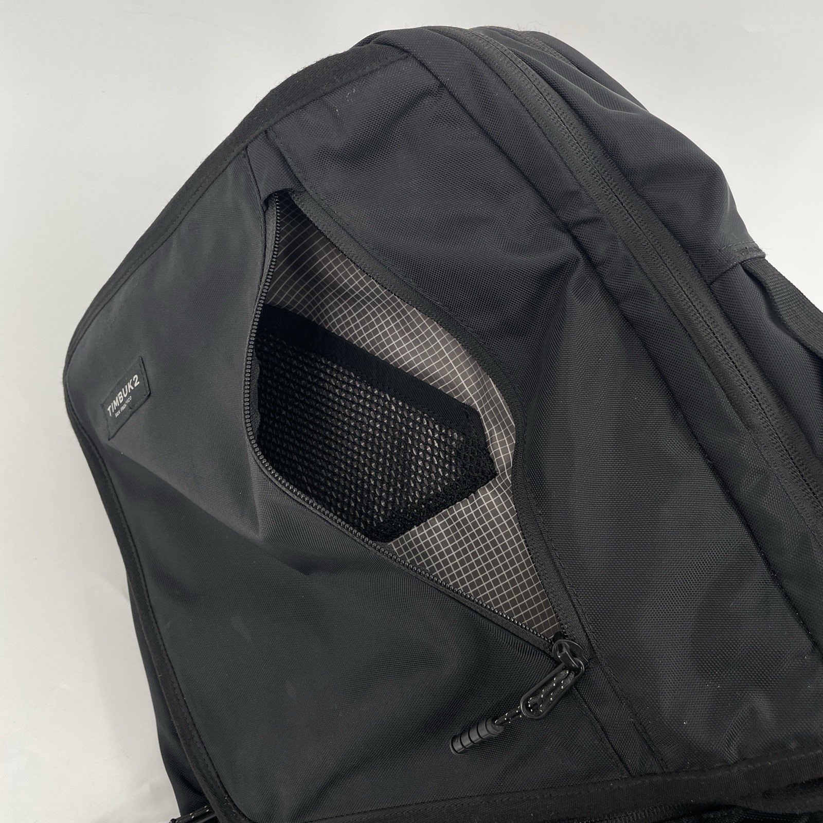Timbuk2 Q Backpack in Black – Padded Laptop – School Work Travel Tech Sleeve