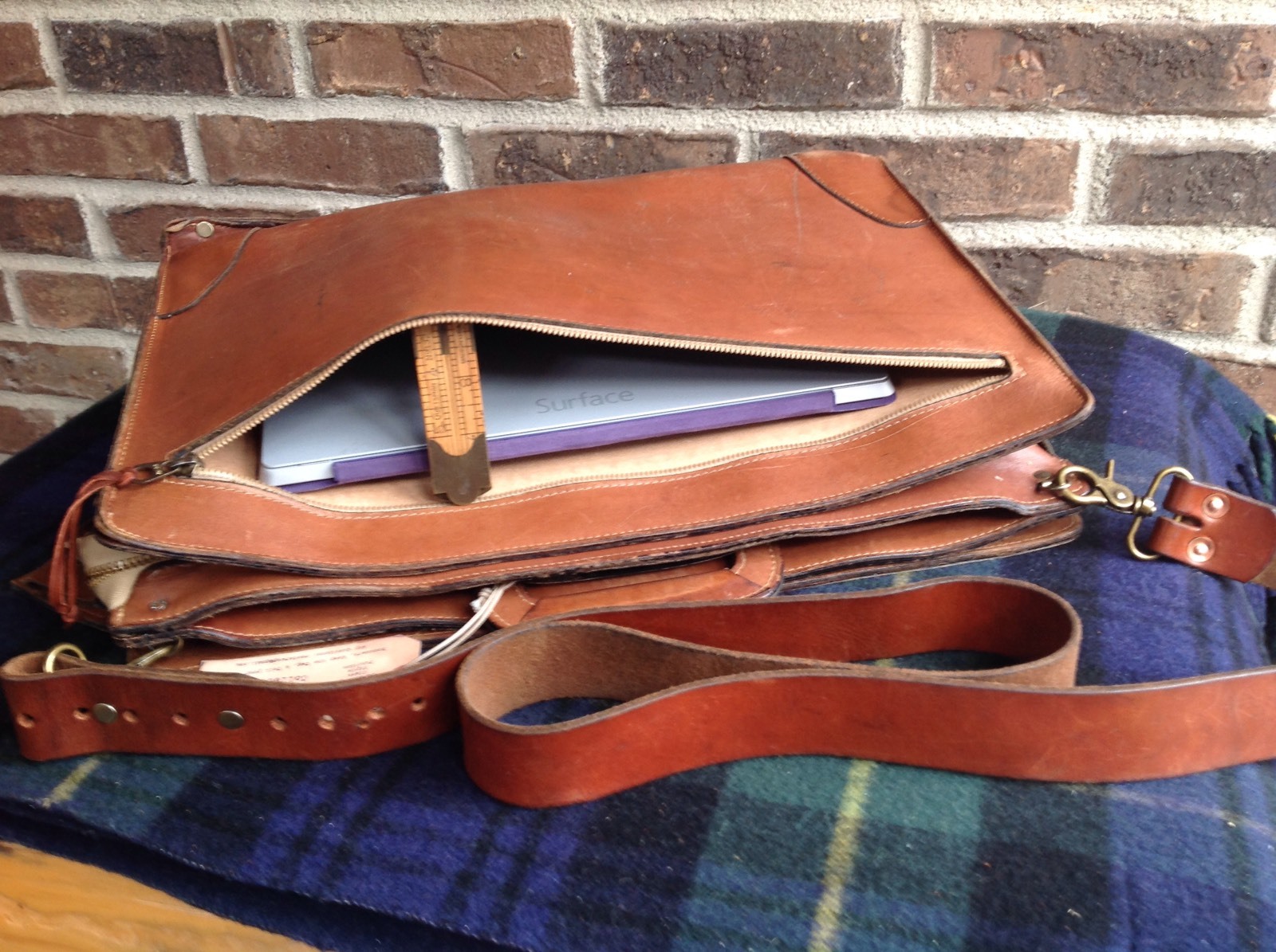 VINTAGE 1970’s DOUBLE GUSSET SADDLE BASEBALL GLOVE LEATHER BRIEFCASE BAG R$1295