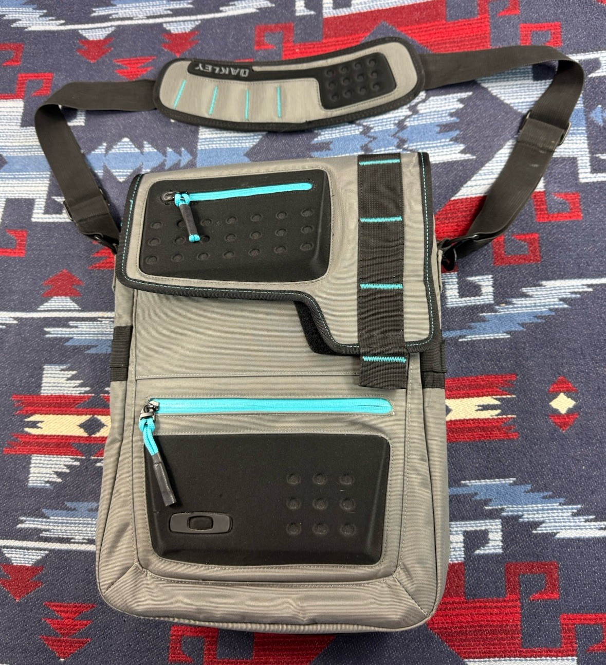 Vtg Oakley Sling Tactical Software Pilot Shoulder Messenger Bag Carry On Tablet