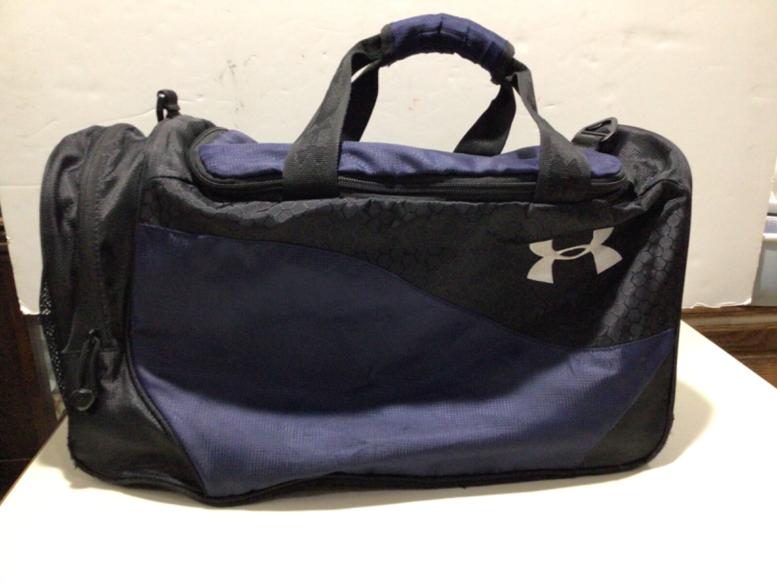 Under Armour Medium Duffle Bag Gym Bag Light Weight Navy Blue 19x10x10”
