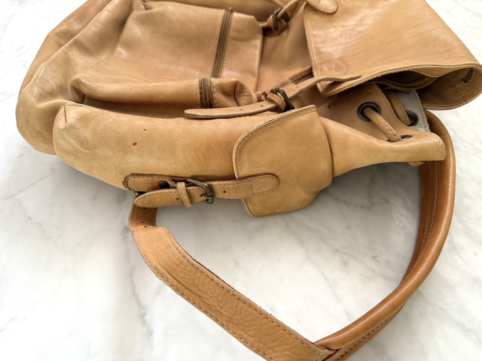 Vintage ELLINGTON Authentic Camel Color Leather Large Backpack – Distressed