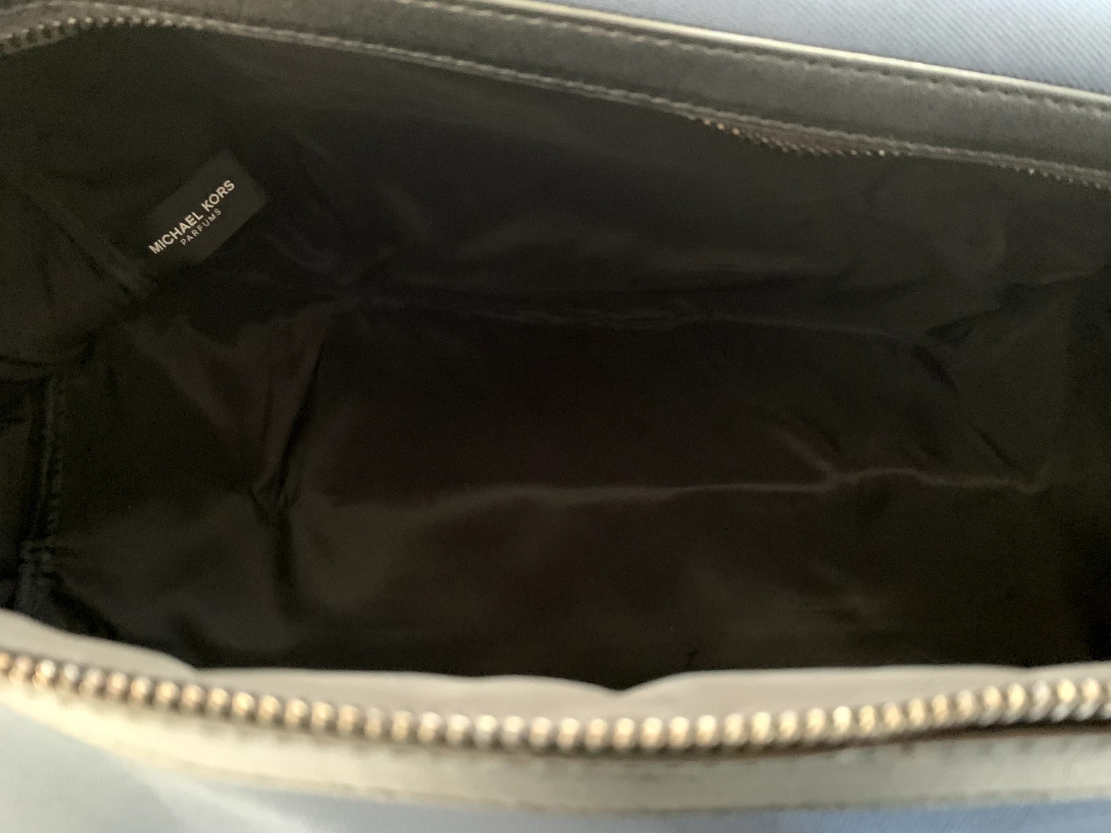 Michael Kors Parfums Duffle Dark Blue Travel Overnight Shoulder Gym Weekend Bag