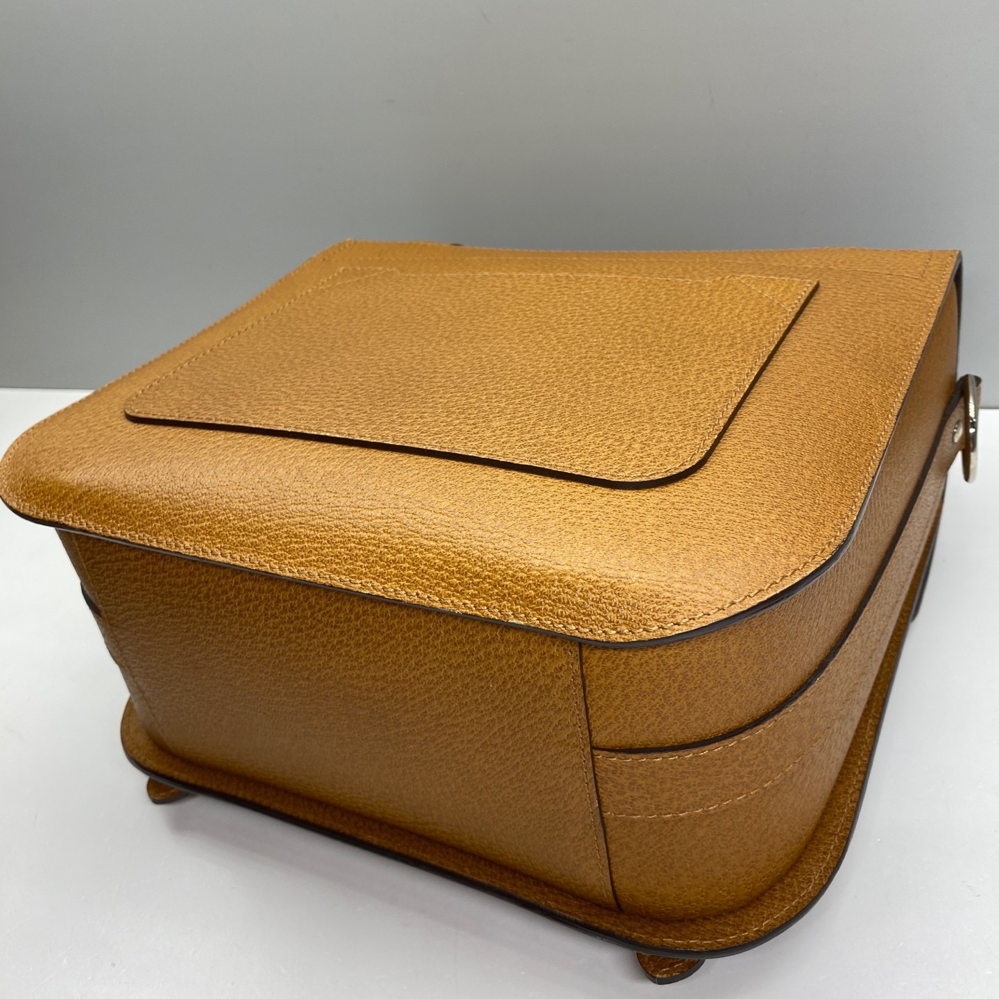 Louis Vuitton Pre-Owned Authentic Brown Leather Messenger Bag 26x28x12cm