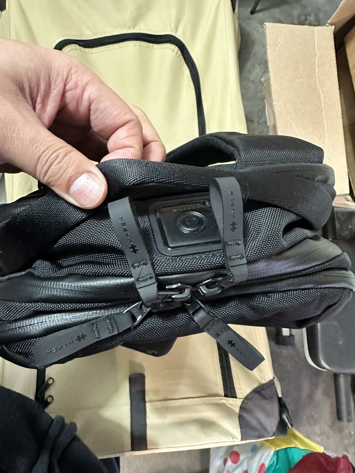 HyperPack Pro with Apple Find My 22L