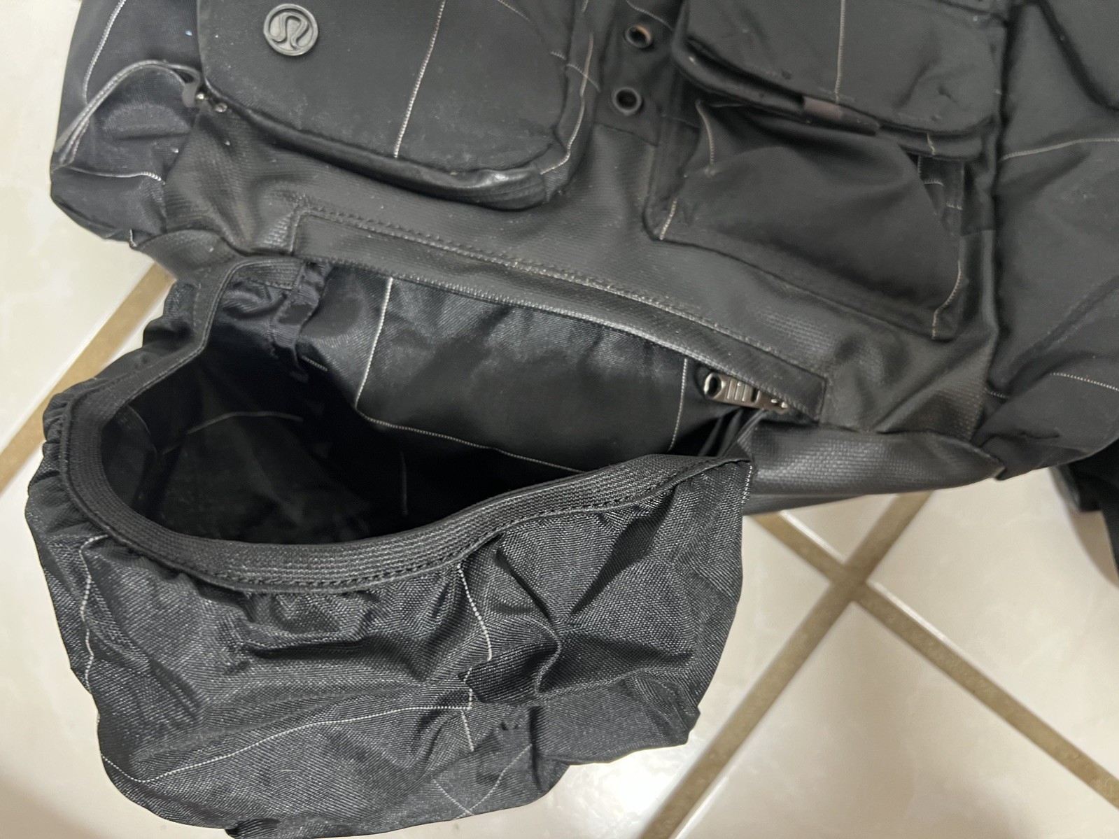 Lululemon Cruiser Backpack bag 22L Rare Out Of Print. Pin stripes. Complete