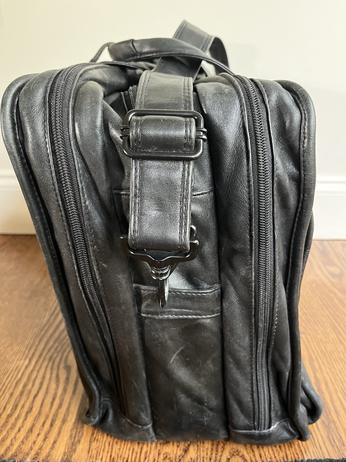 Vtg TUMI Vintage Expandable Leather Organizer Laptop Large Briefcase – Black