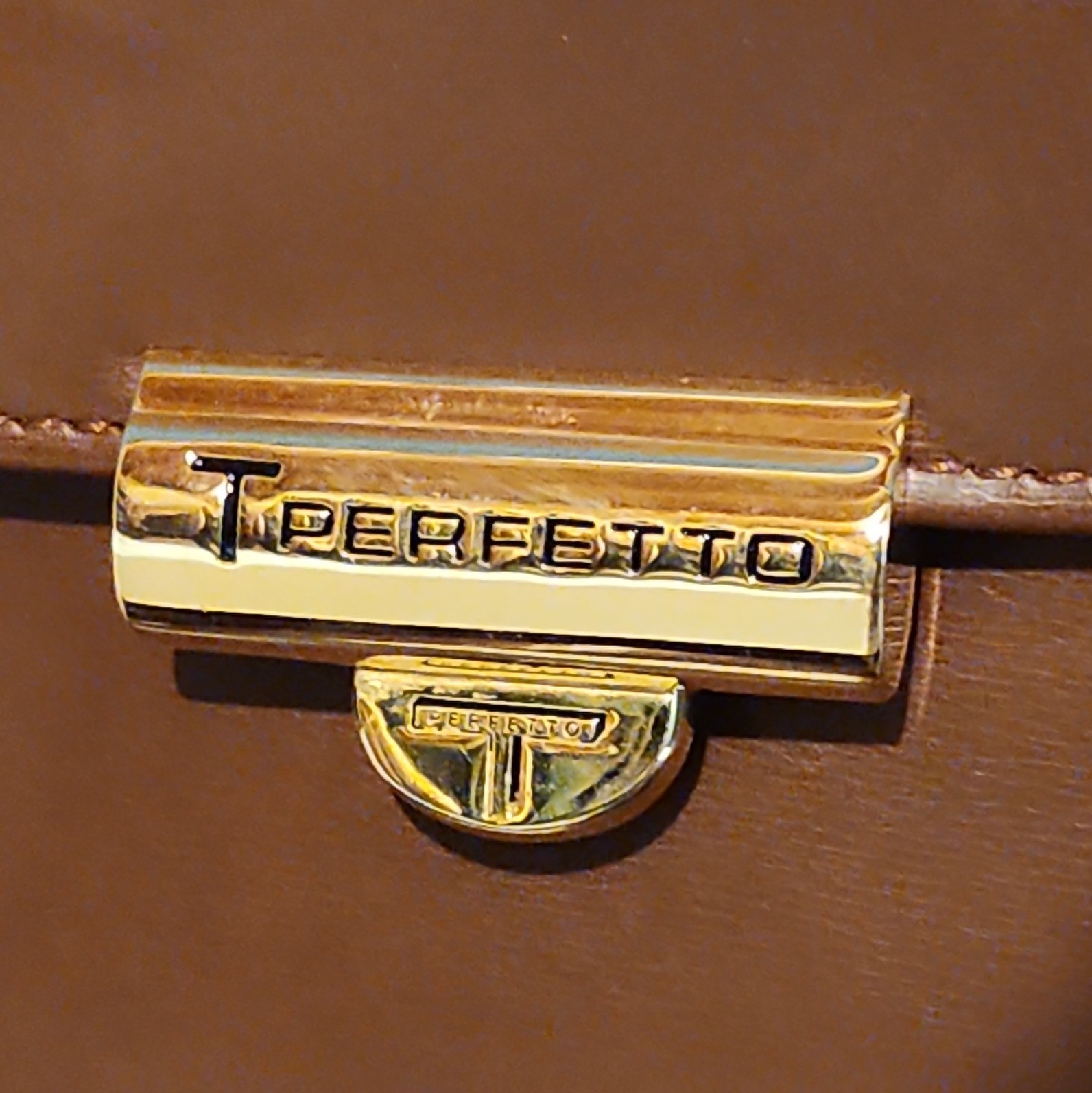Pereftto Brown Men’s Briefcase/Document Case Push Lock, Strap, Pockets