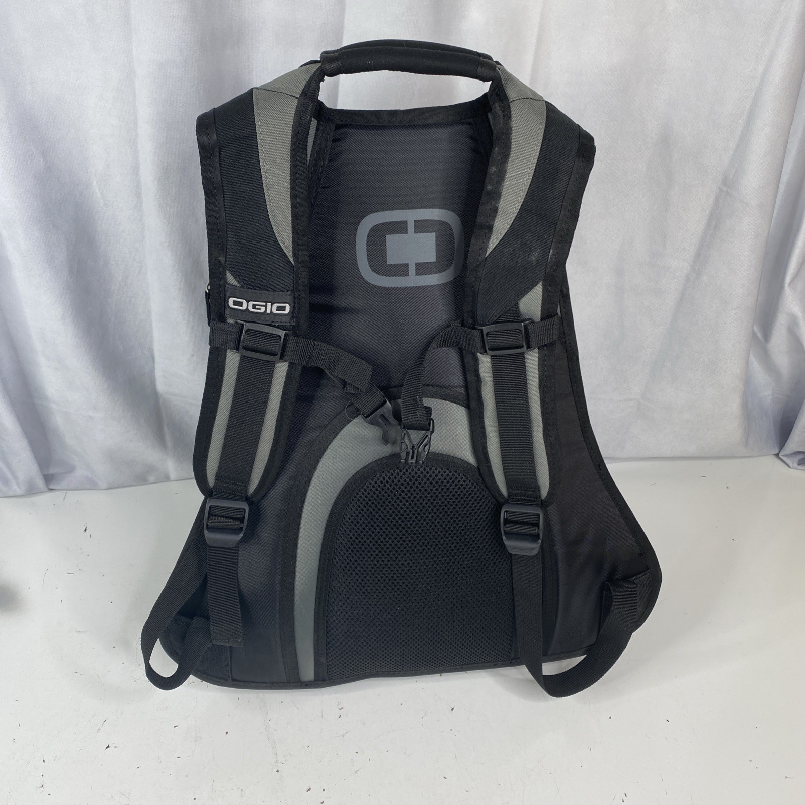 Ogio Backpack Street Fugitive Tech Specs Laptop Audio Pocket Bag PENN LINES Logo