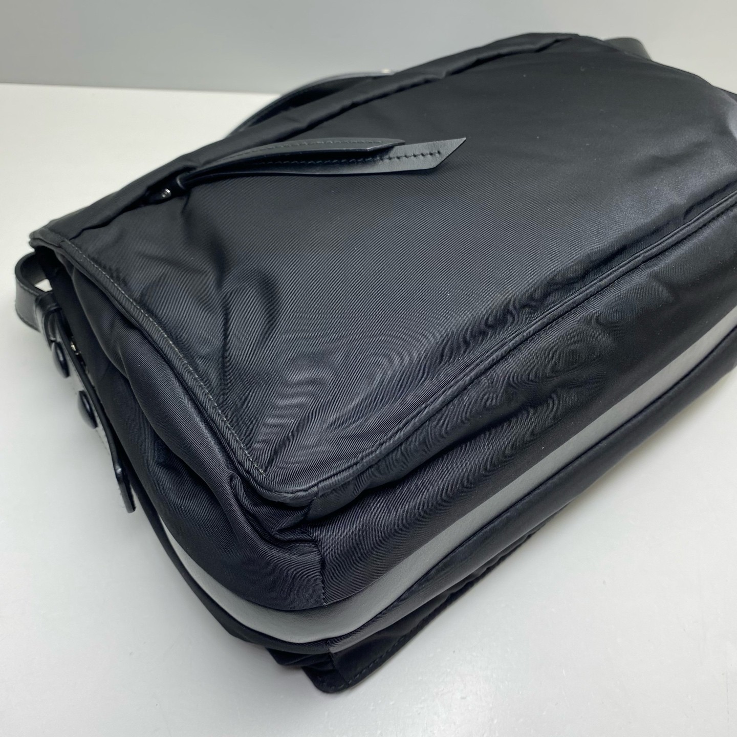 Prada Pre-Owned Cini Nylon Crossbody Messenger Bag Black 30X20X13cm