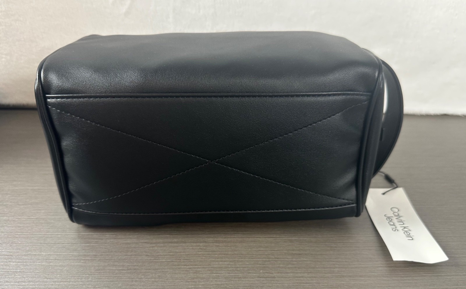 Calvin Klein Jeans Men’s Black Leather Monogram Logo Travel/ Dopp Kit Bag NWT