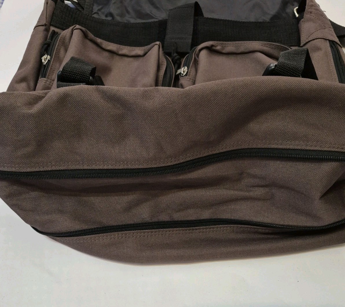 Perry Ellis Messenger/Travel Bag, Adjustable Strap, Expandable Roomy, Dark Brown