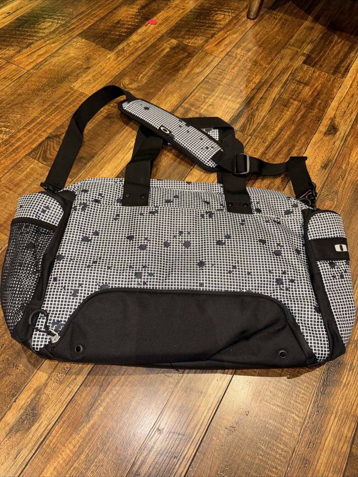 Oakley IB Boston Bag/WHITE GEO PRINT