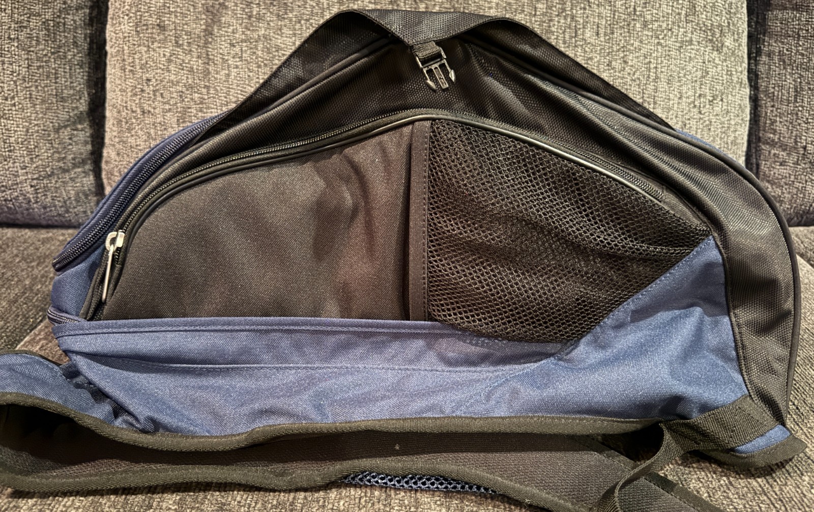 Nike SWOOSH Backpack Black Navy RN 56323 LOTS OF SPACE Pockets