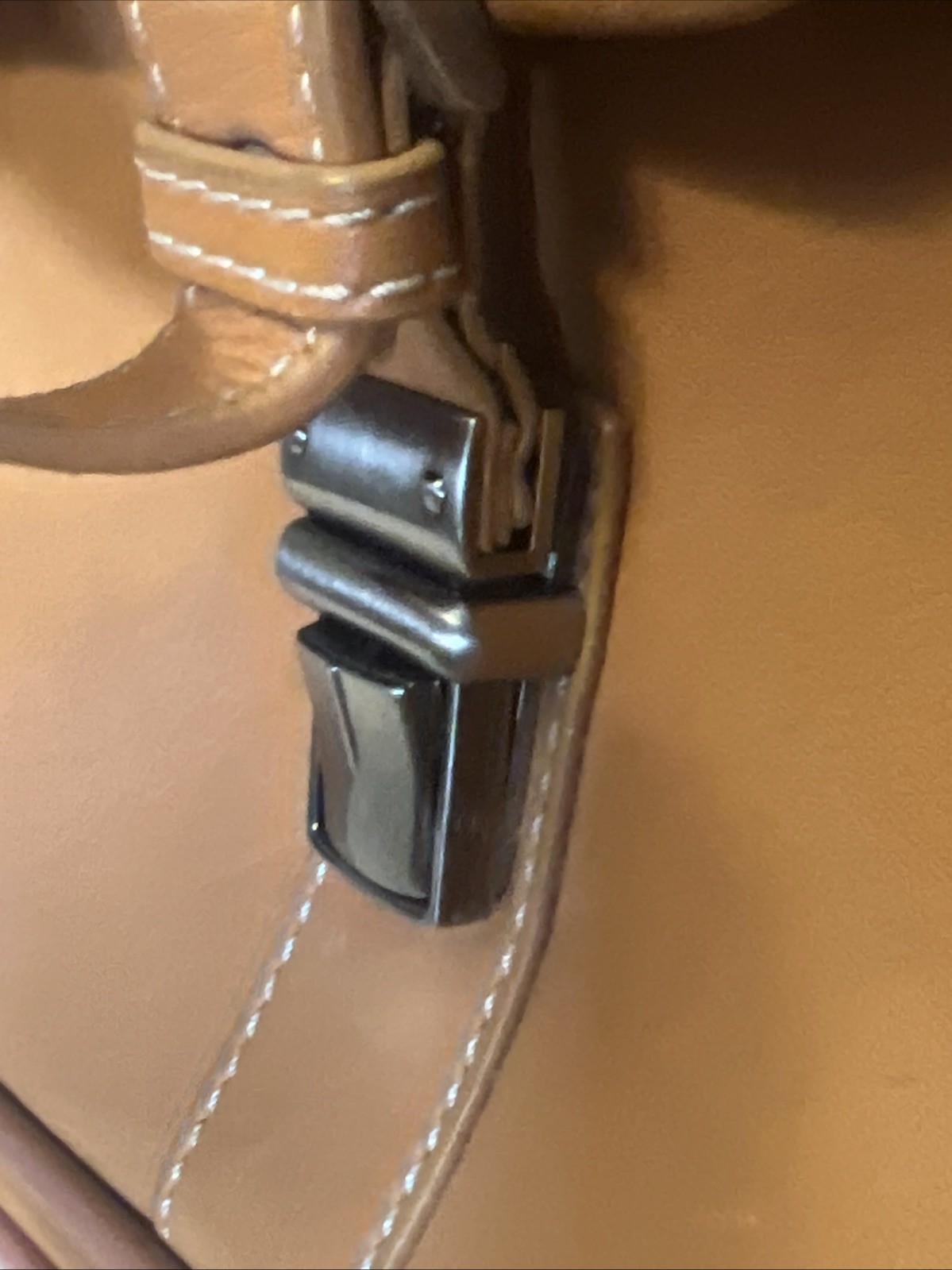 Kenneth Cole REACTION Tan Leather Business Messenger Briefcase Laptop Bag Supple