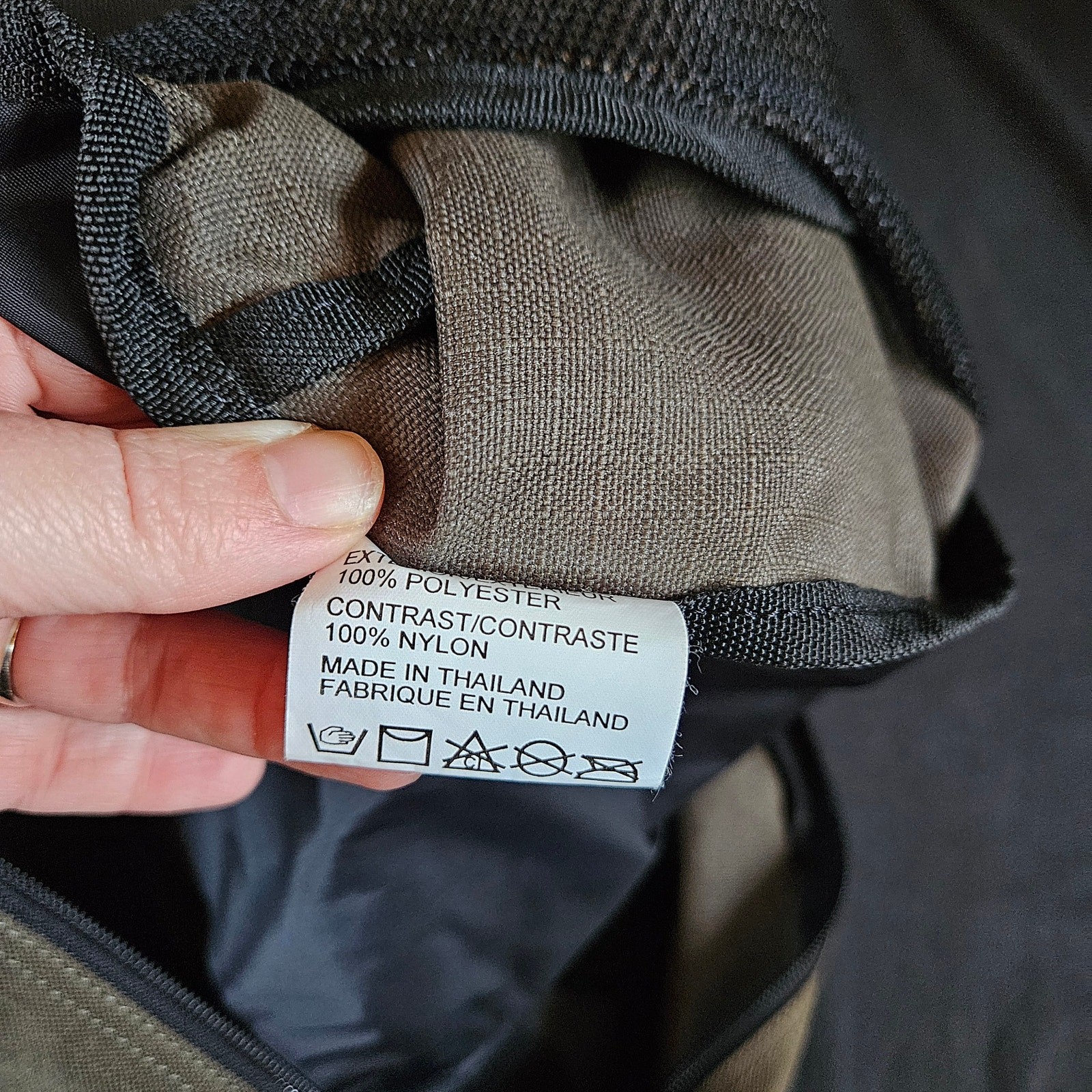 Columbia Nylon Packing Box Zip Up Bag Outdoors Camping Hiking Travel