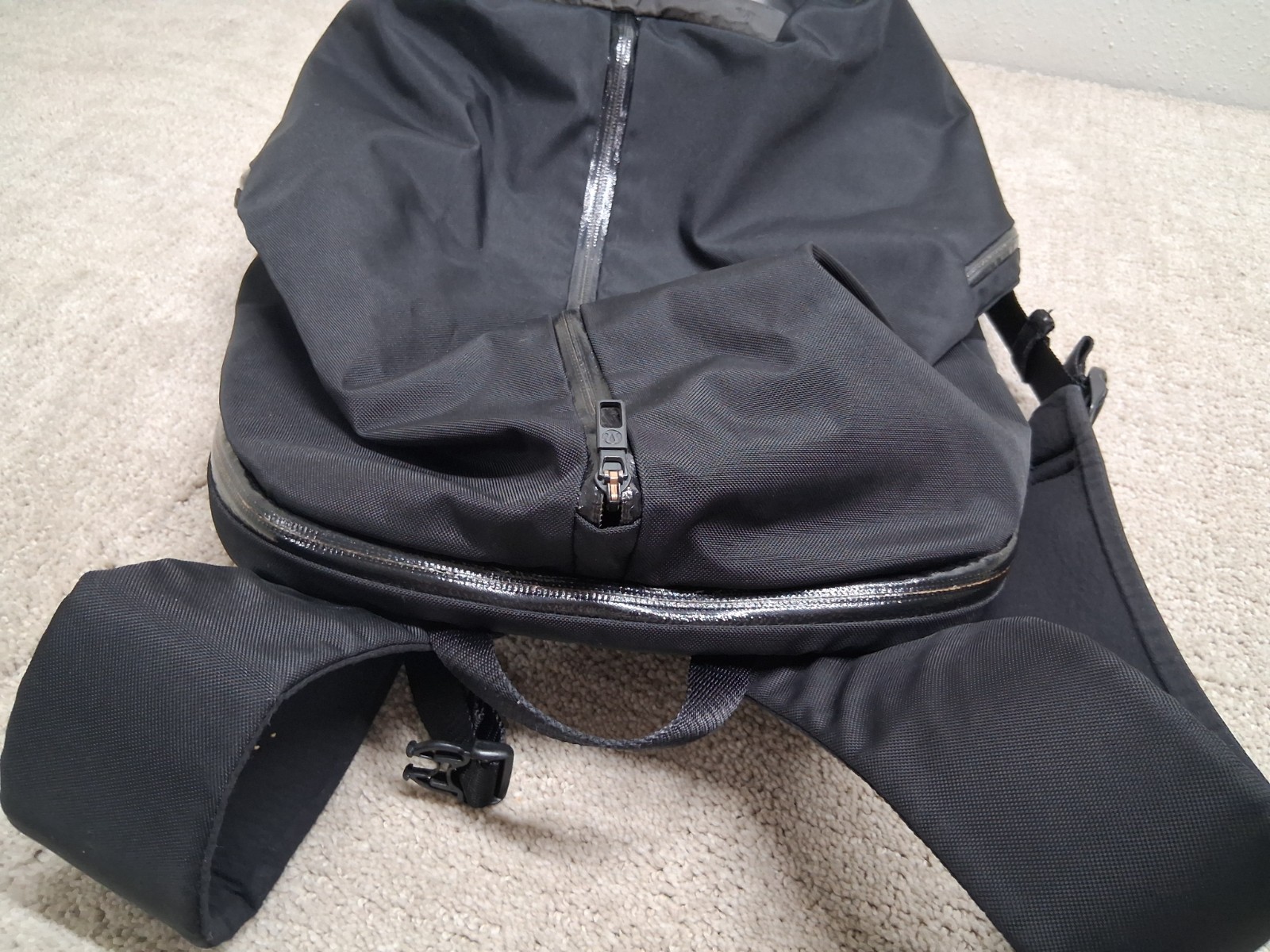 Lululemon Para Backpack Water-Repellent Bag Black 23L School Gym Commuting