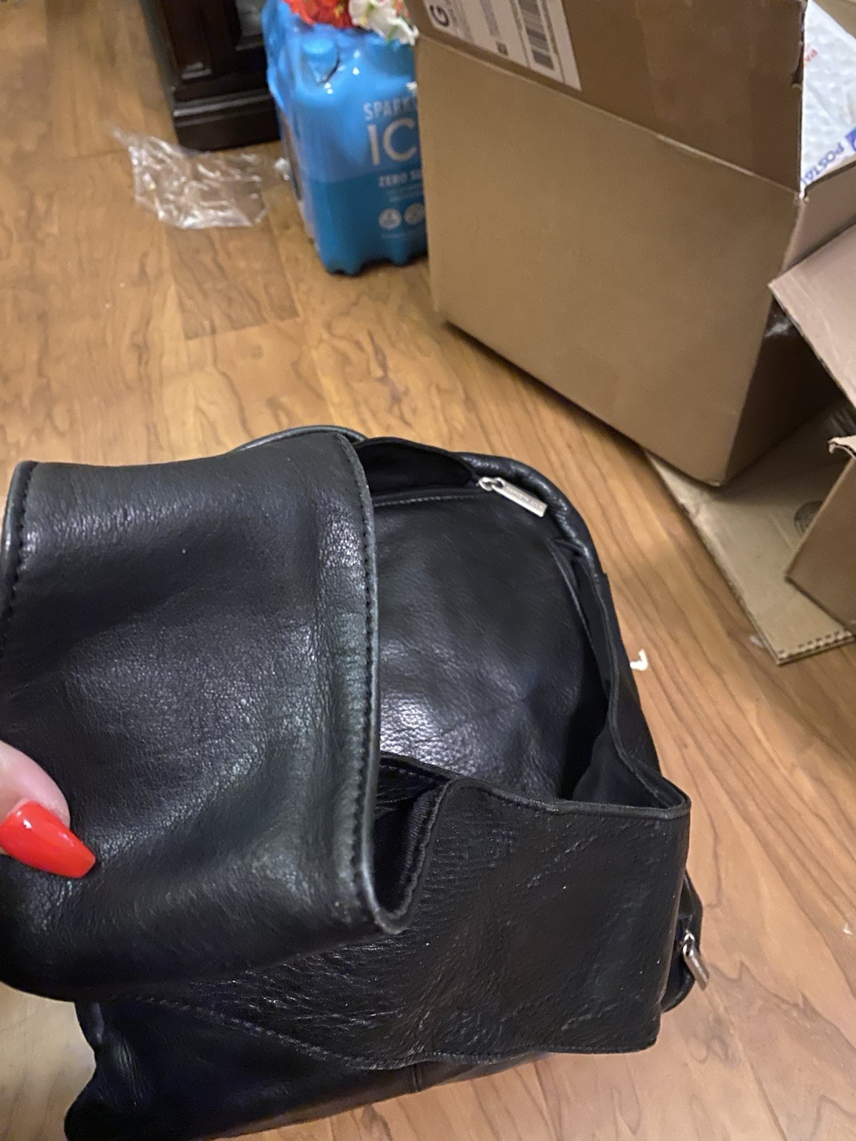 Kenneth Cole NY Black Soft Leather Zip Closure w Flap front pocket Backpack EUC
