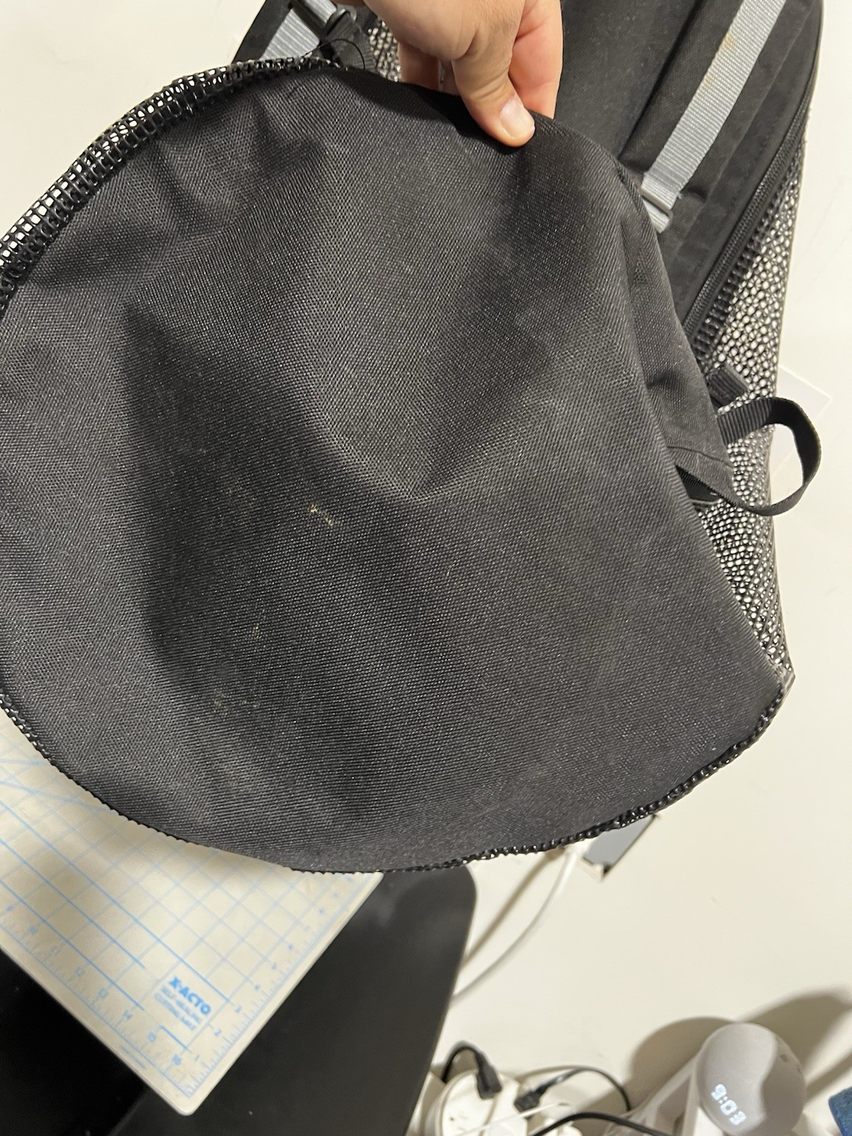 Aropec BG-CU34 mesh gear backpack — 29.3/4″ x 15.1/2″ in diameter