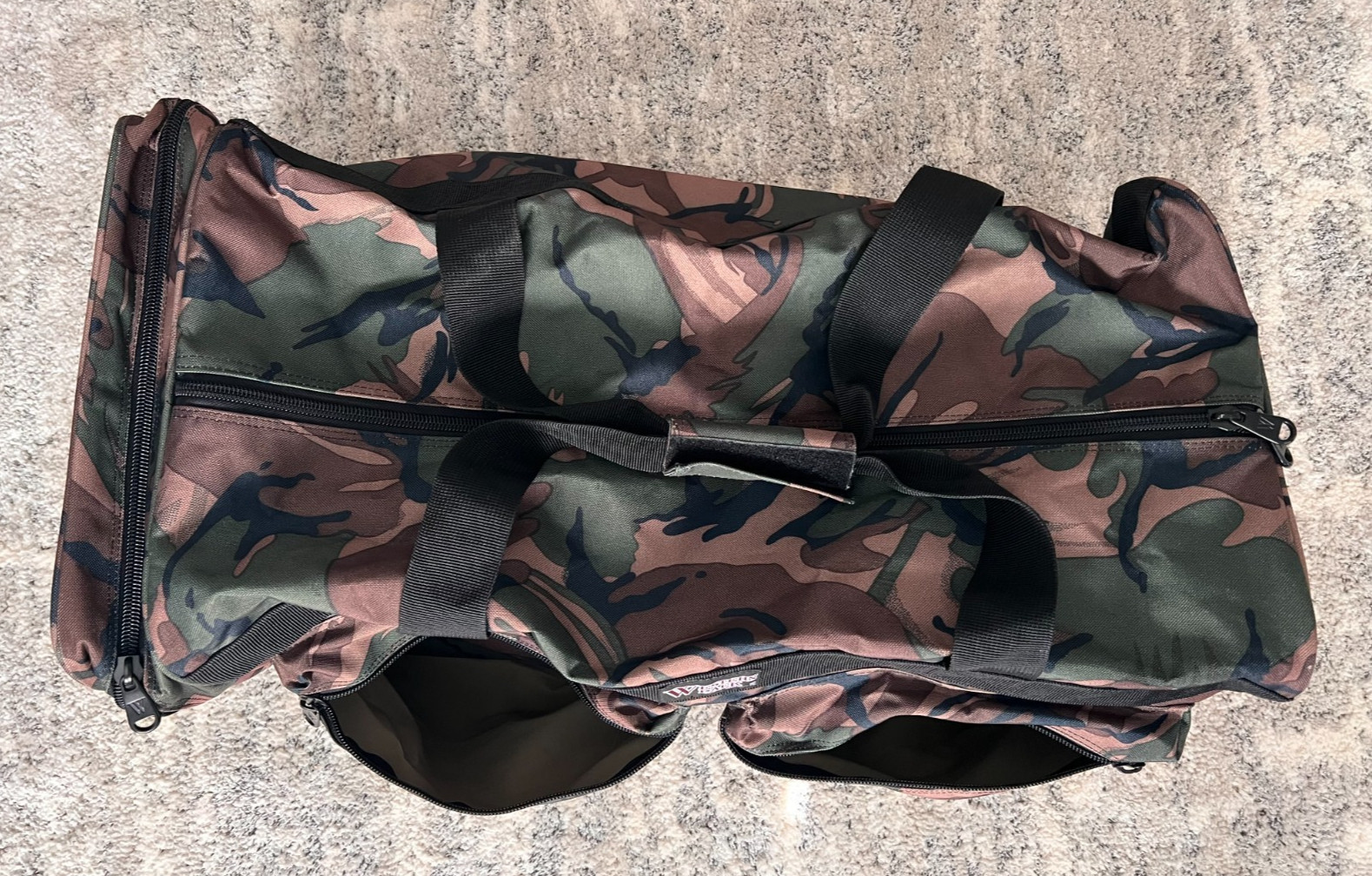 WESTERN PACK Duffle Travel Bag X-LARGE 26x14x13 Camo Hunting Outdoor Gear EUC