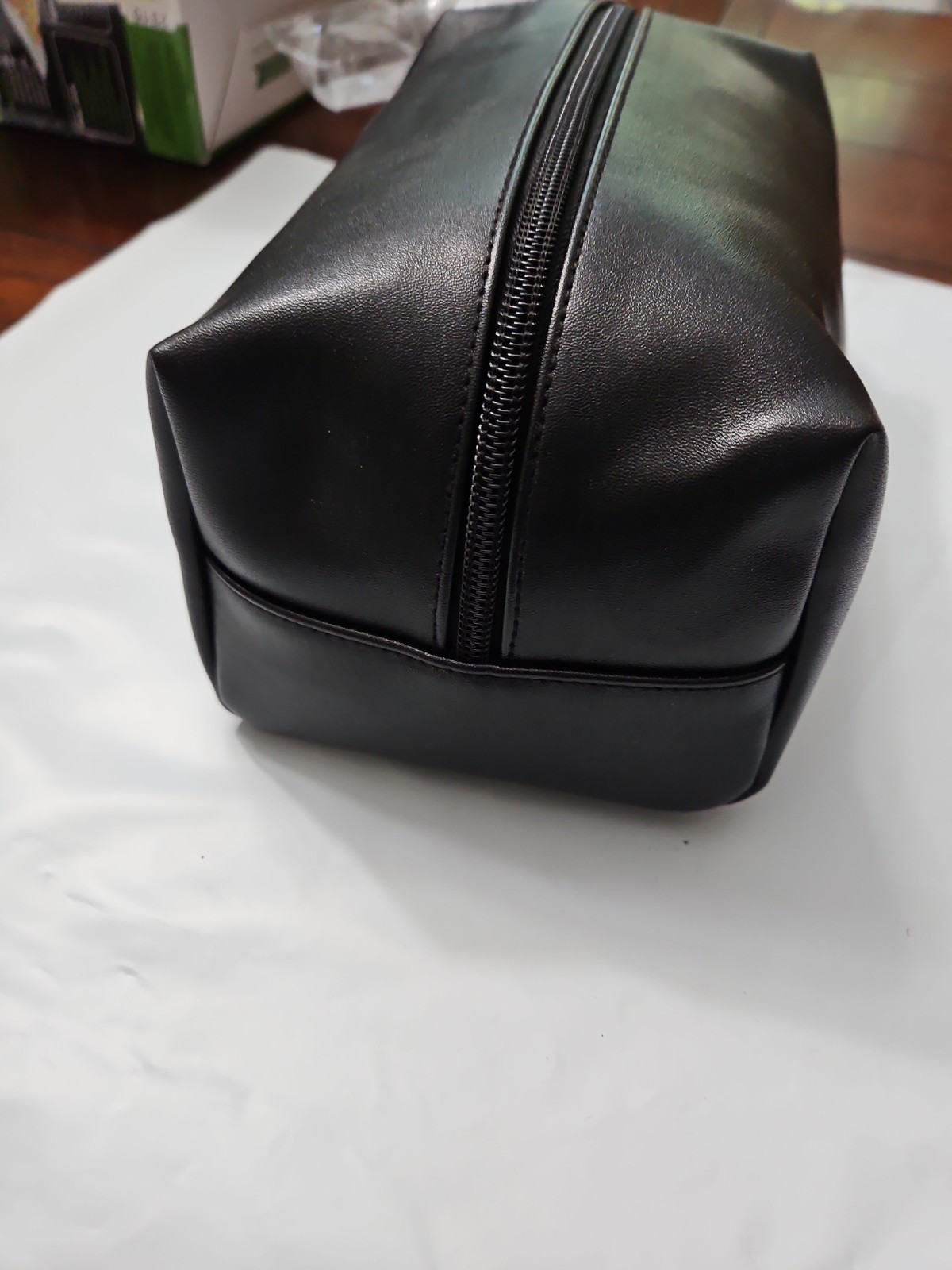 PERRY ELLIS PORTFOLIO Men’s Dark Black Travel Kit W/Travel Bottle & Handle New
