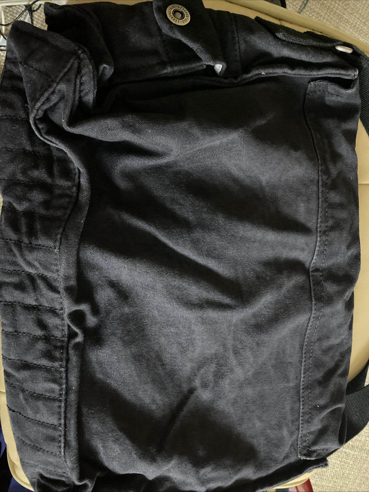Aeropostale Black Messenger Bag Men Solid Adjustable Strap Inner Outer Pockets