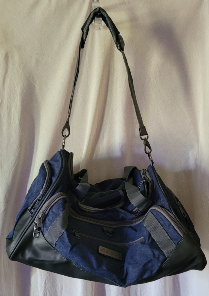 Swiss Tech Duffle Bag Blue and Grey Shoulder Strap Side Pockets Athletics Travel