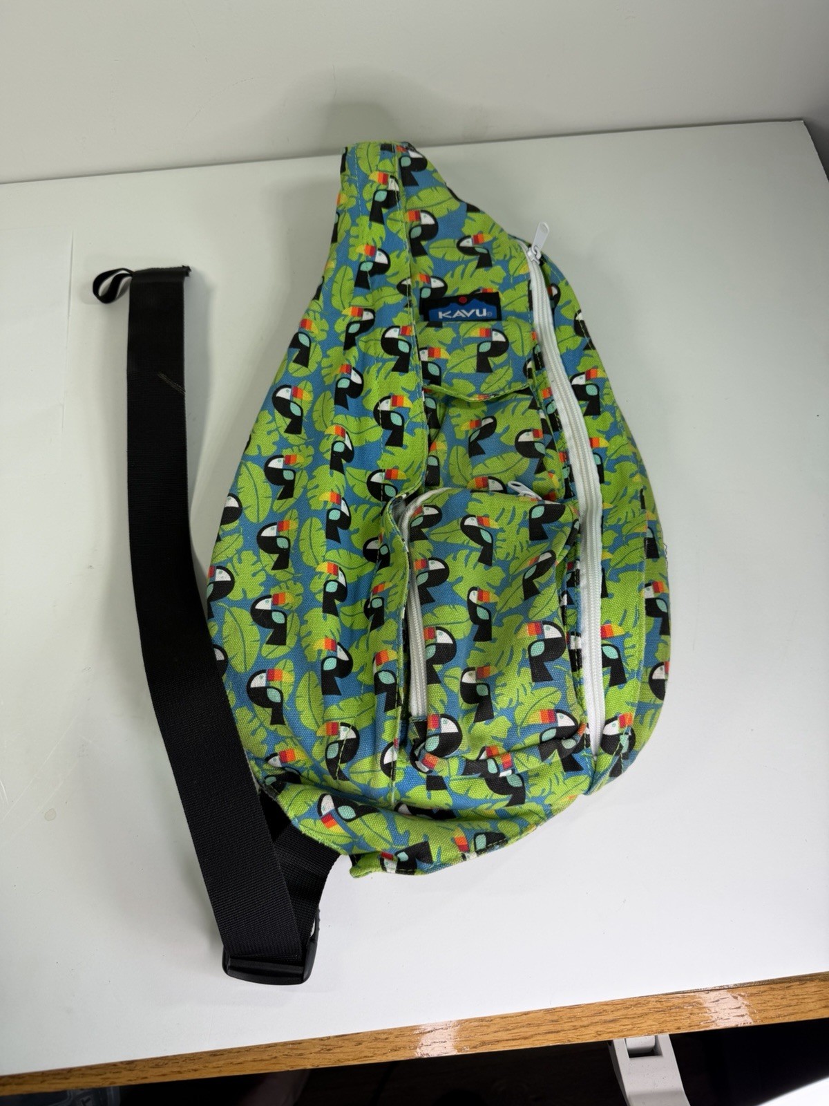 KAVU Toucan Animal Print Sling Bag Green Blue Zip Crossbody Adjustable Strap