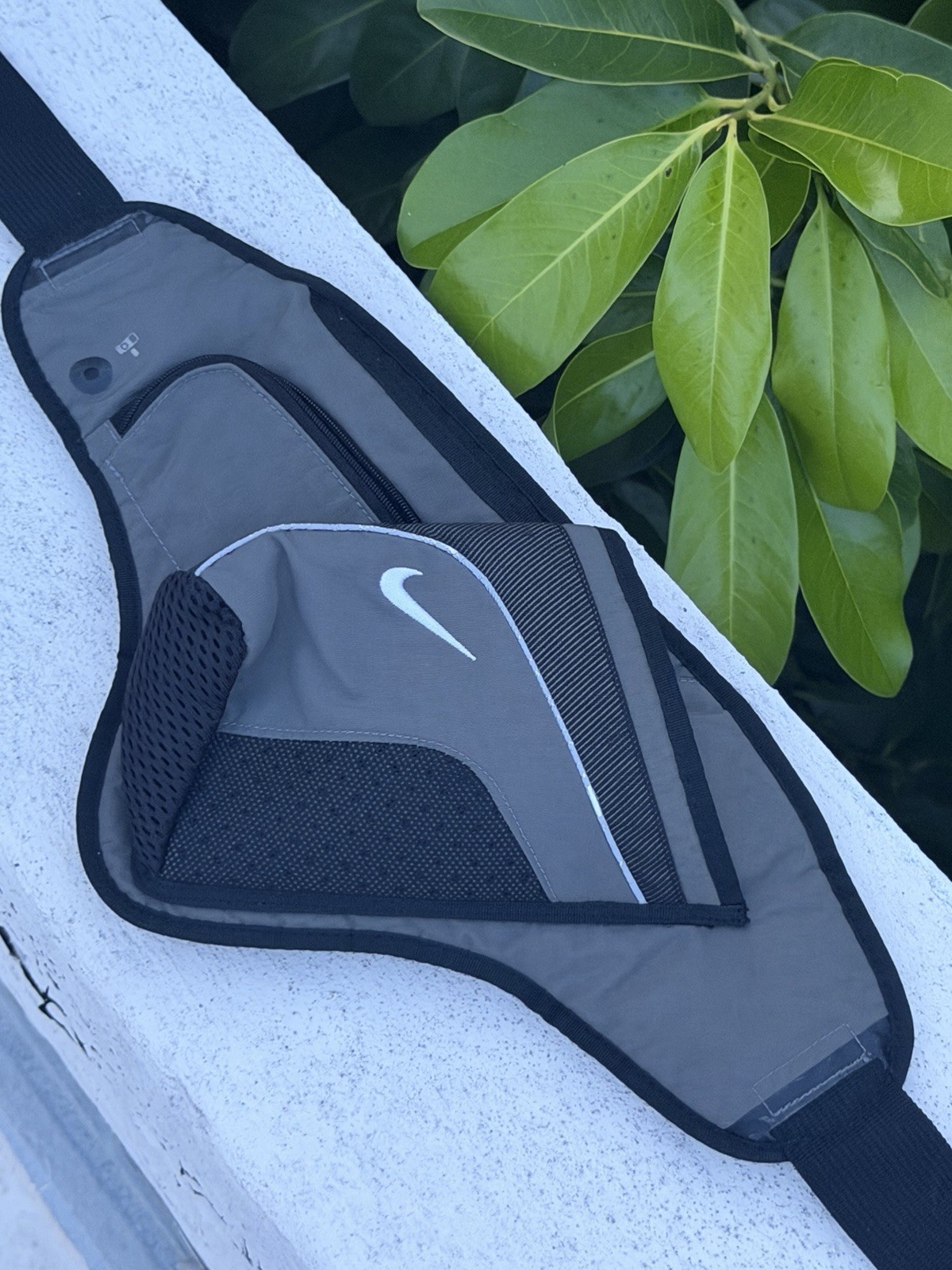 Y2K NIKE DRINK BAG