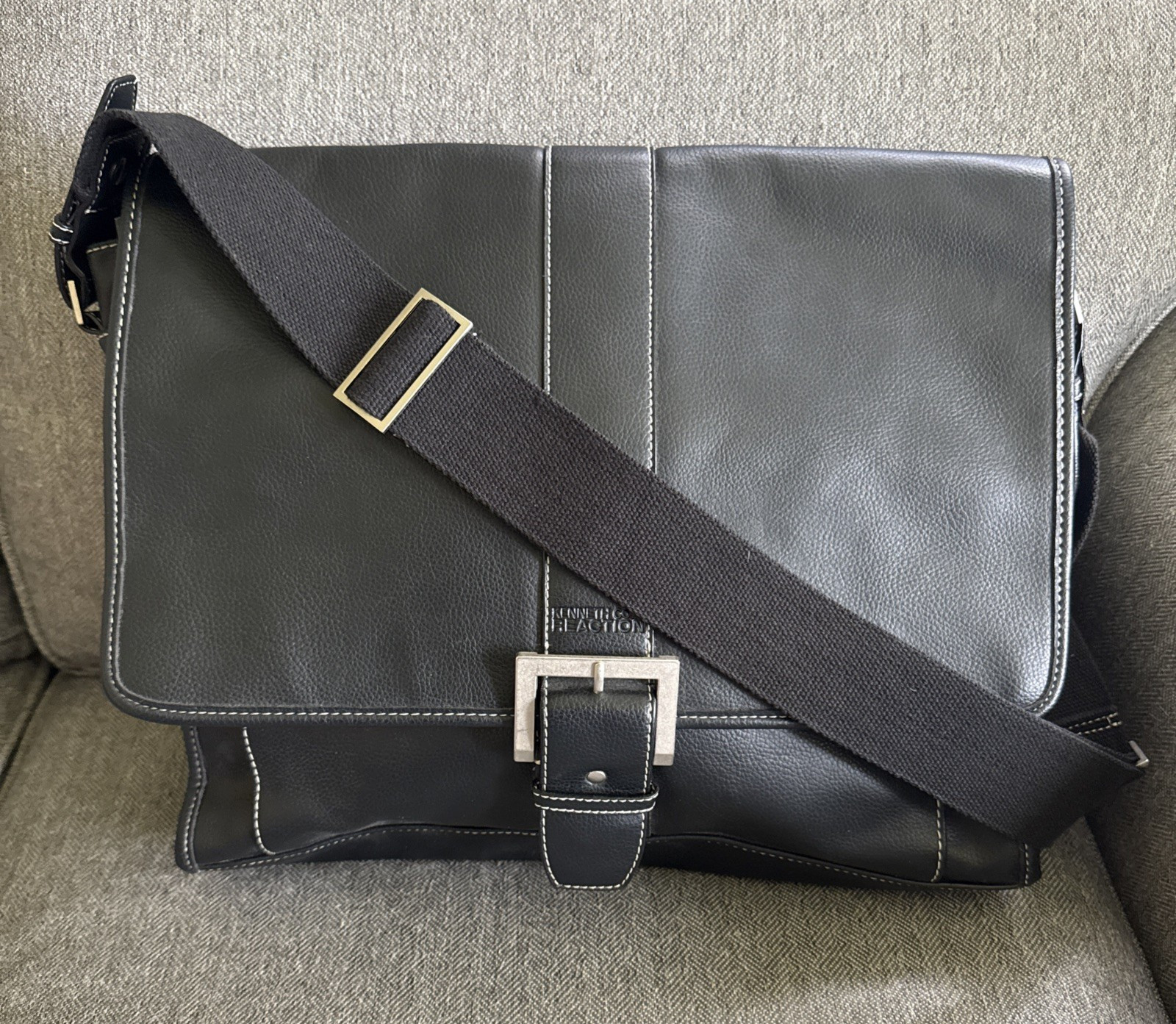 Kenneth Cole Reaction Black Messenger Bag Laptop Work Briefcase Tech Satchel EXC