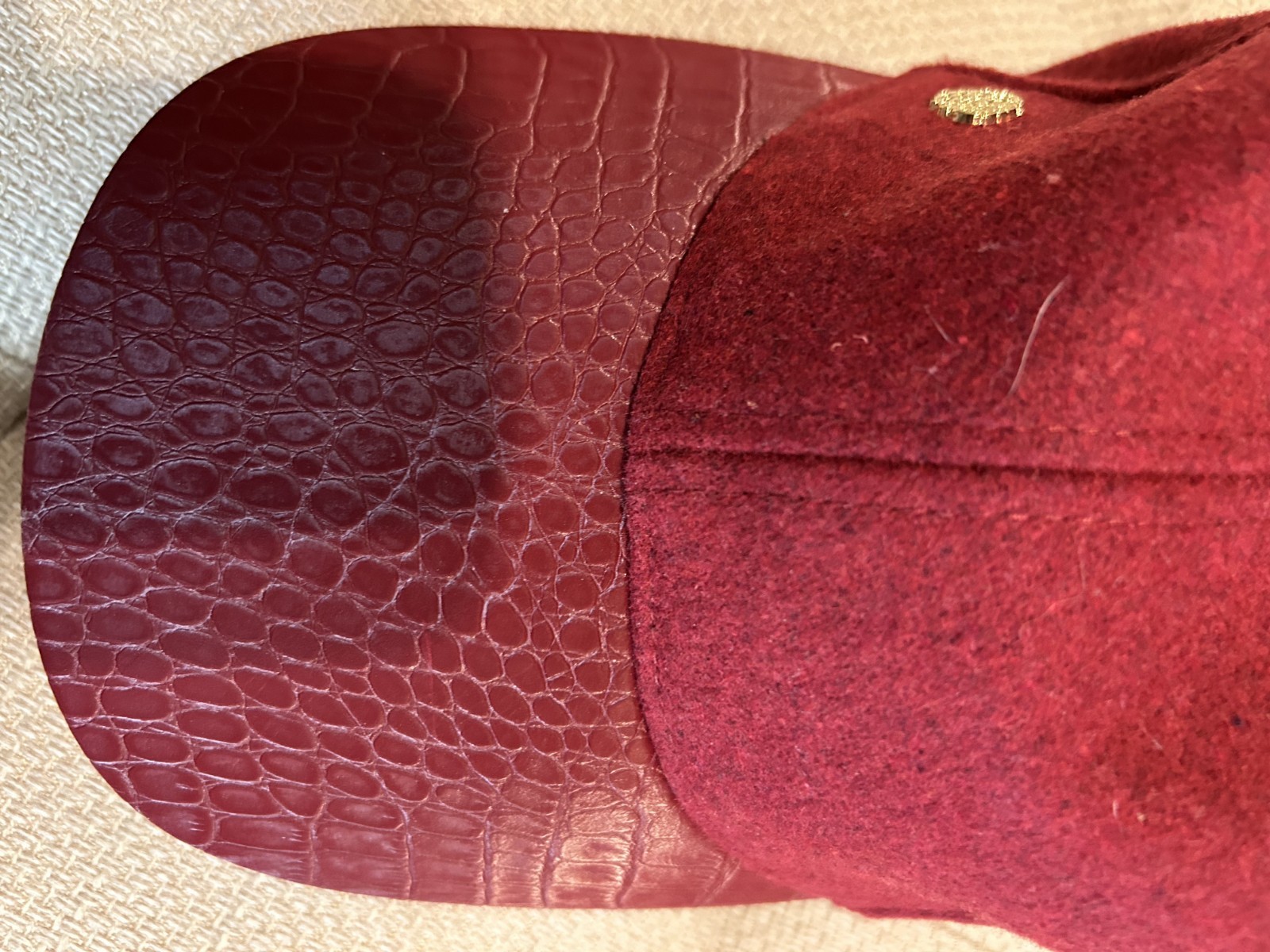 Premium Genuine Leather Reddish Daily Companion Messenger Bag & Matching Hat NEW