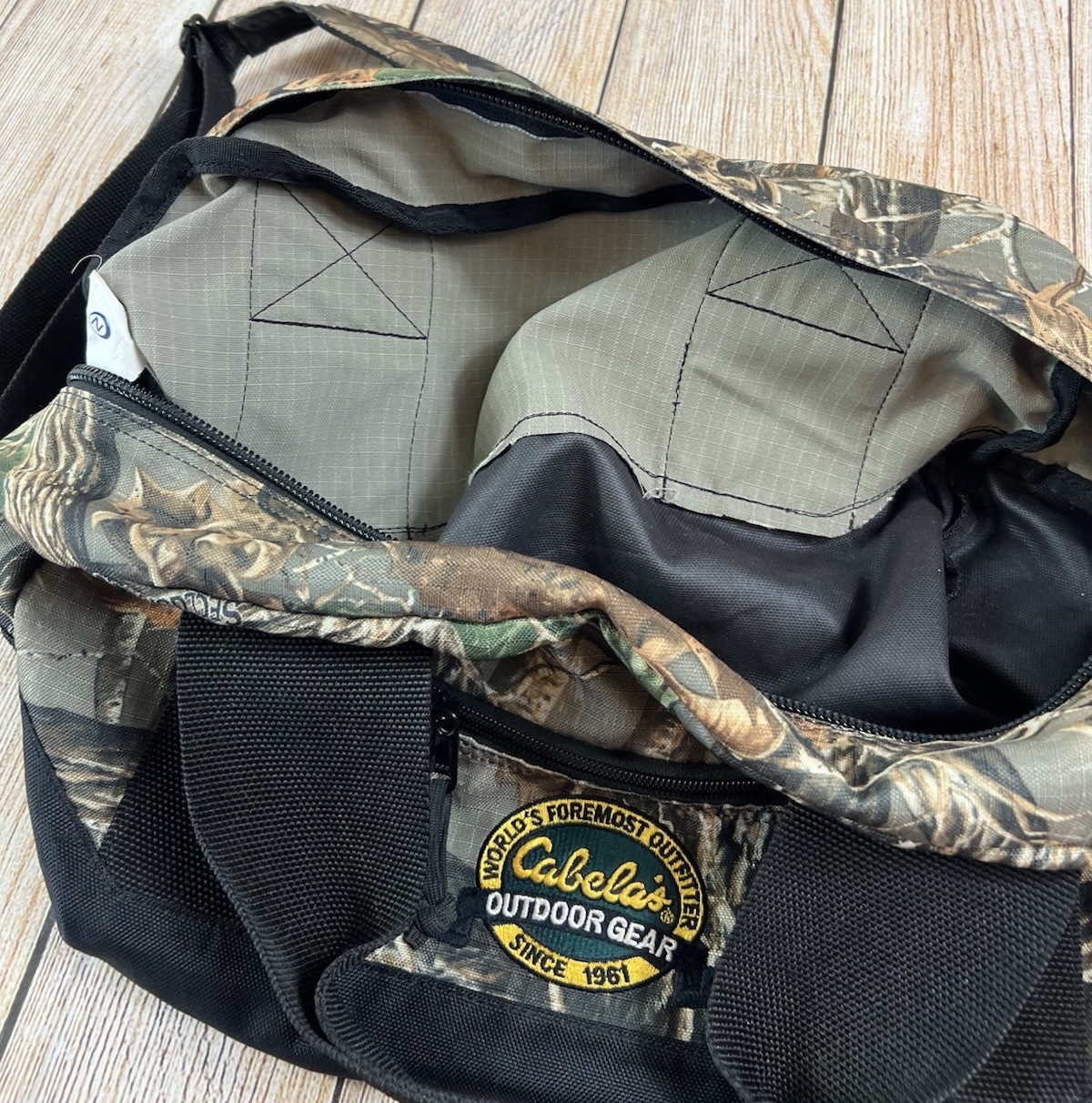Cabela’s Seclusion 3D Camo Duffel Carry Bag Outdoors Hunting