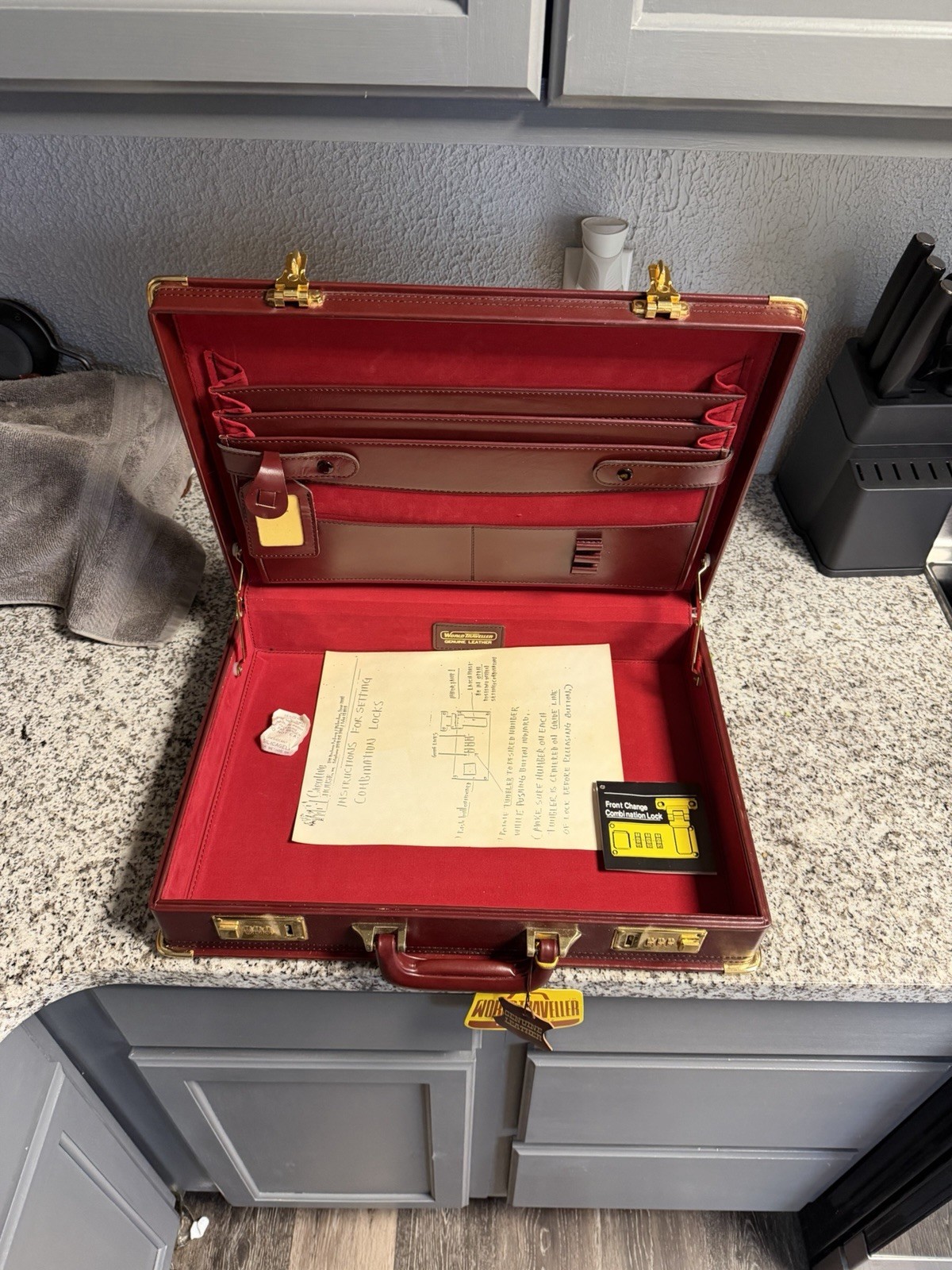 Vtg WORLD TRAVELLER Brown Leather Briefcase New Condition Combo Lock Red Velvet