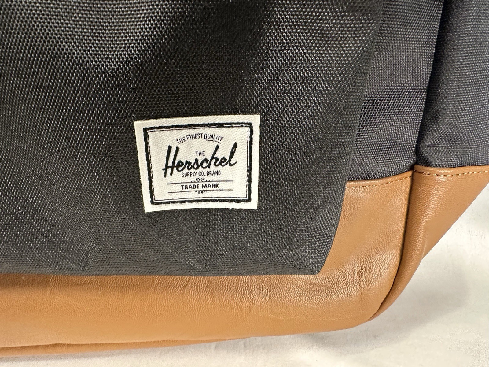 XL 30 L Herschel Heritage Backpack Black/Tan Synthetic Leather Classic