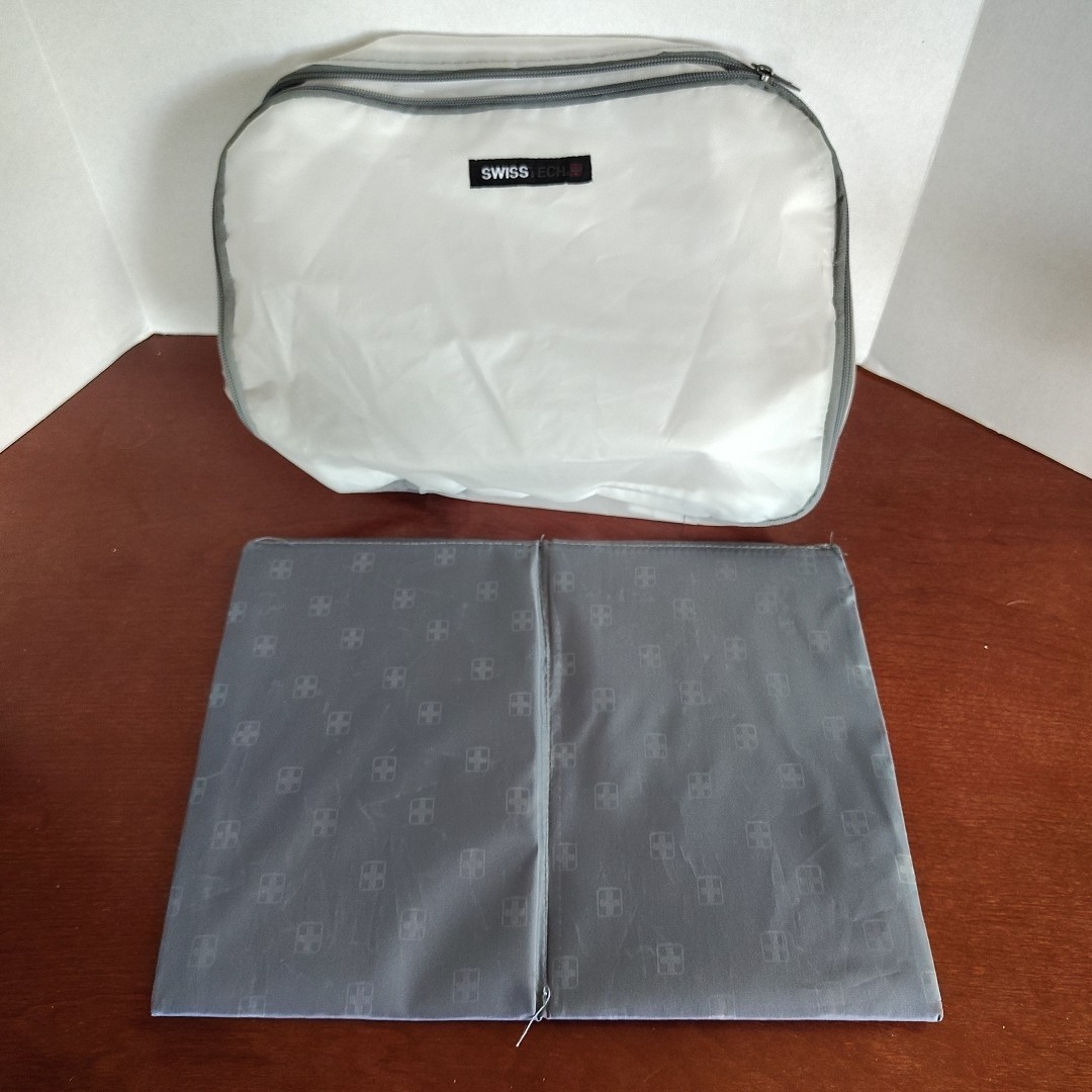 Swiss Tech Urban Trek Green Duffle Bag 28”x15”x12.5”