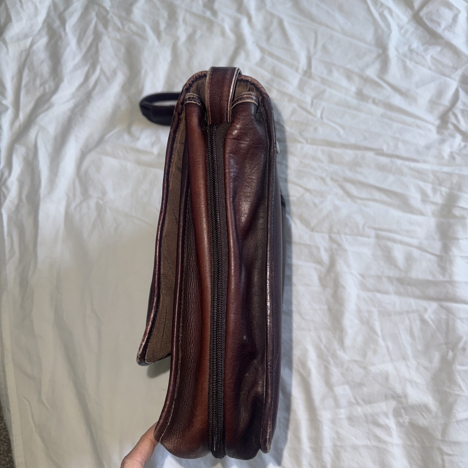 WORN Wilson’s Leather Laptop Bag Messenger Briefcase Adventure Bound Vintage