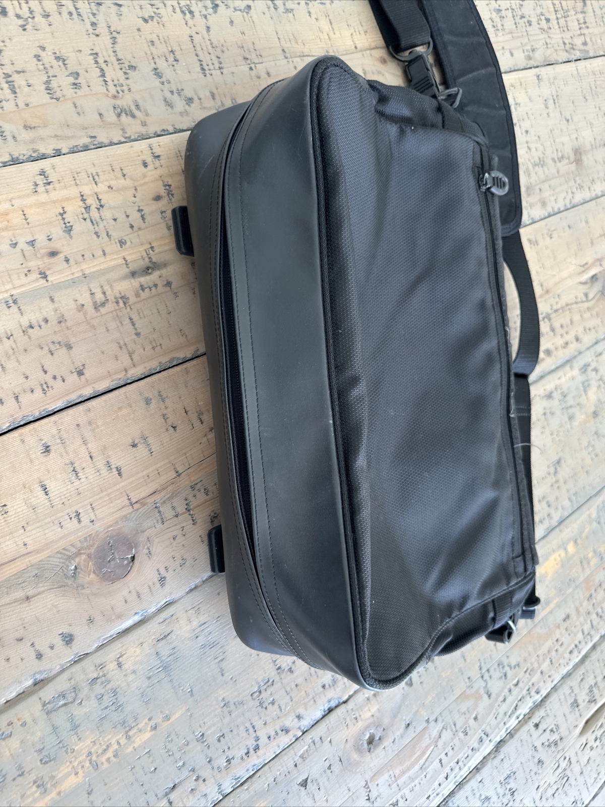 TUMI T2 Black Ballistic Nylon Carry On MESSENGER Bag Shoulder Laptop Tote 508C