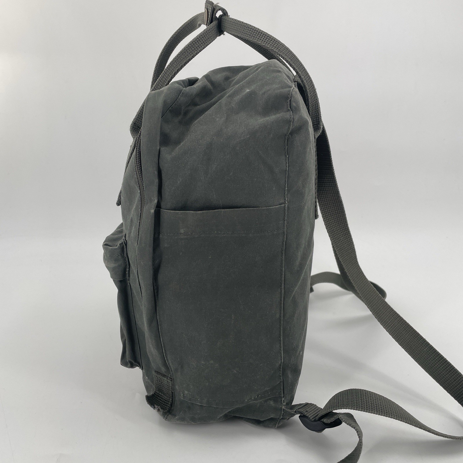 Fjallraven 23510 Kanken Backpack in Army Green With Foam Seat Pad – Outdoors