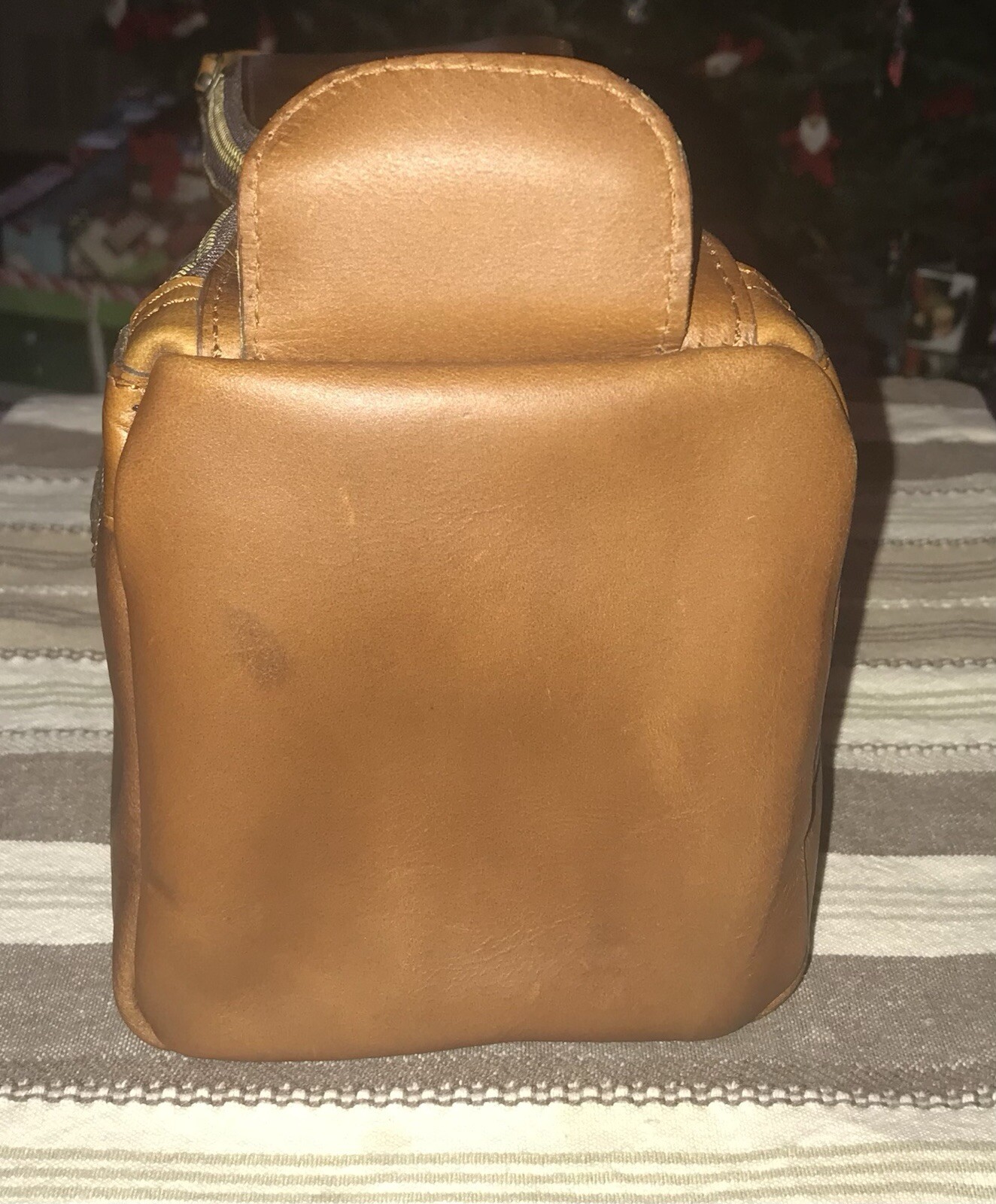 KomalC Genuine Buffalo Leather Unisex Toiletry Bag Travel Dopp Kit NWOT