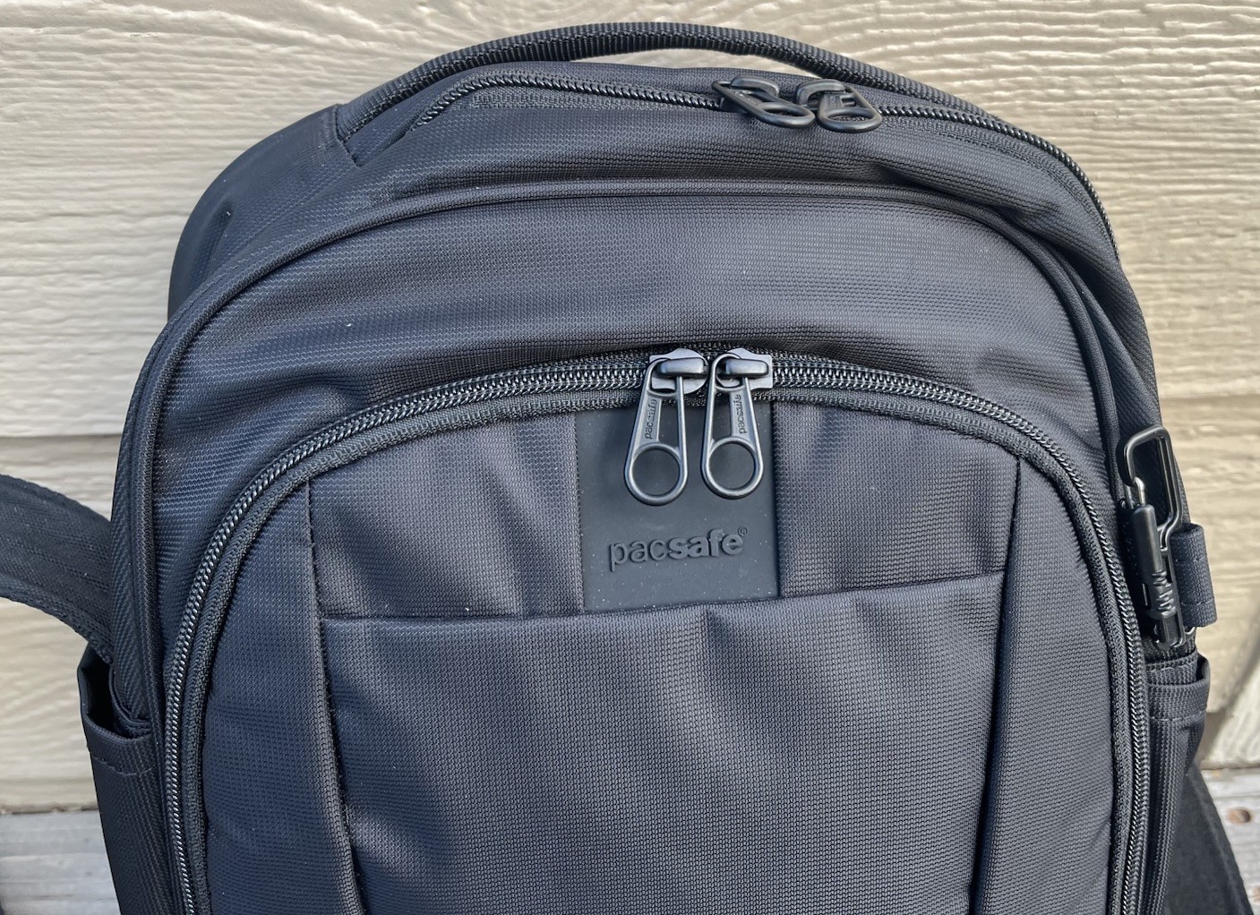 Nice! Pacsafe Metrosafe LS250 Anti-Theft Shoulder Bag RFID 30425 – Black