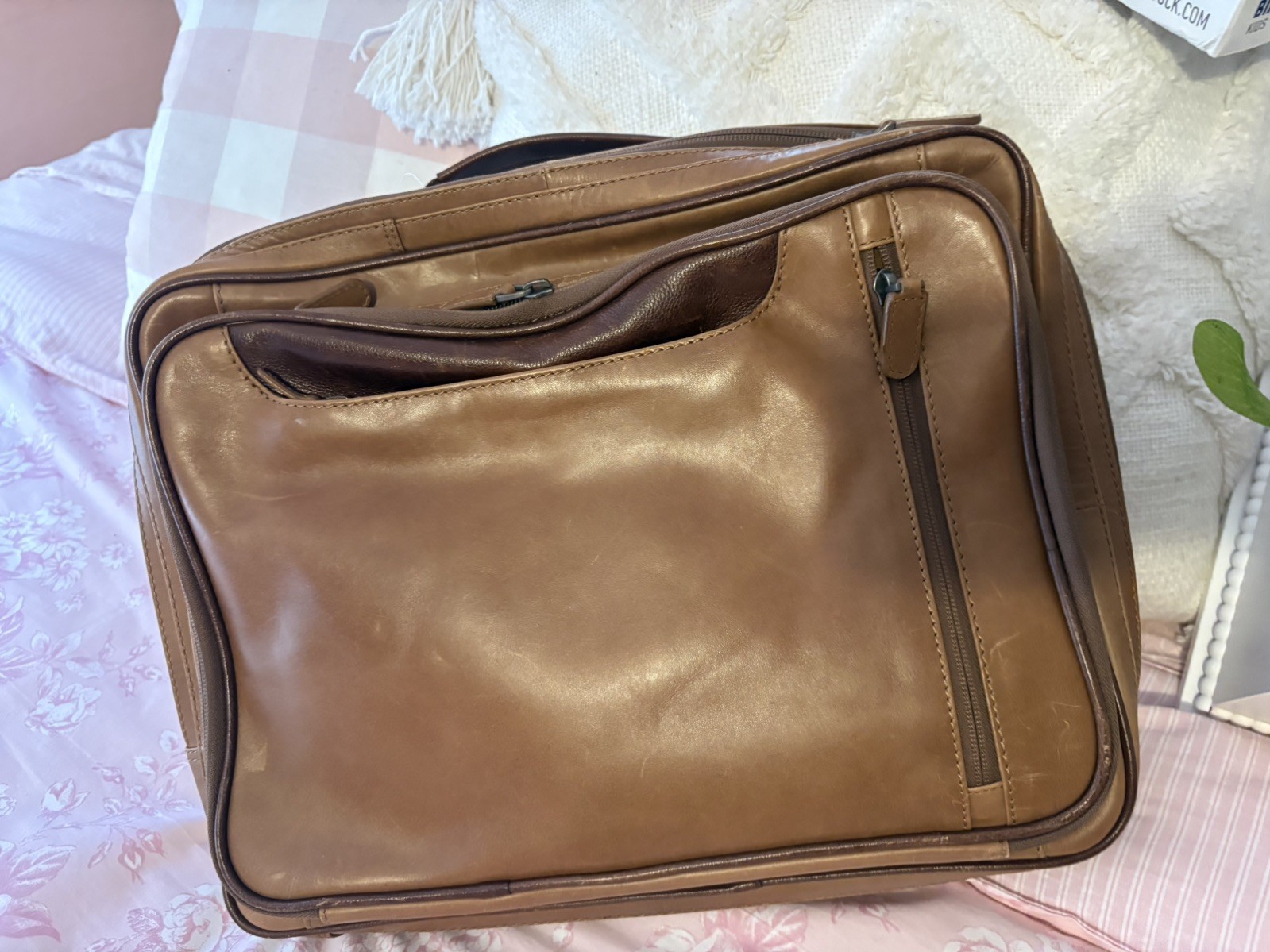 NWT Leather briefcases Laptop Messenger Bags for Men and Women Best Office Bag