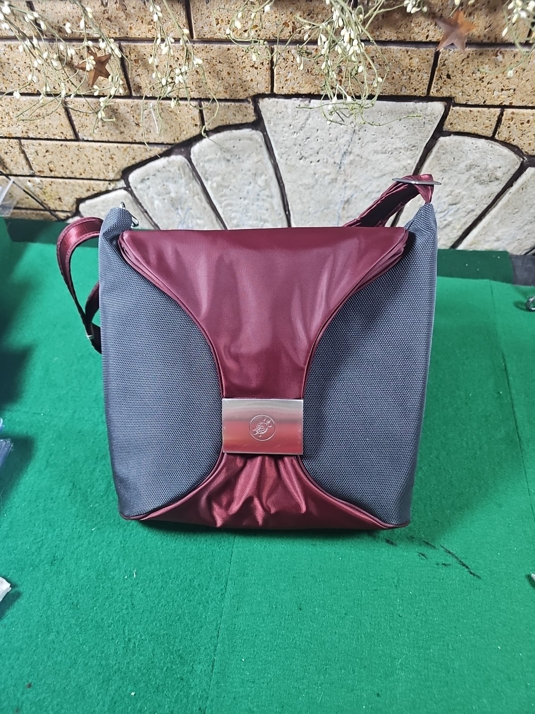 Pacsafe Dailysafe H200 Anti Theft Crossbody Sling Bag Travel Burgundy/Gray