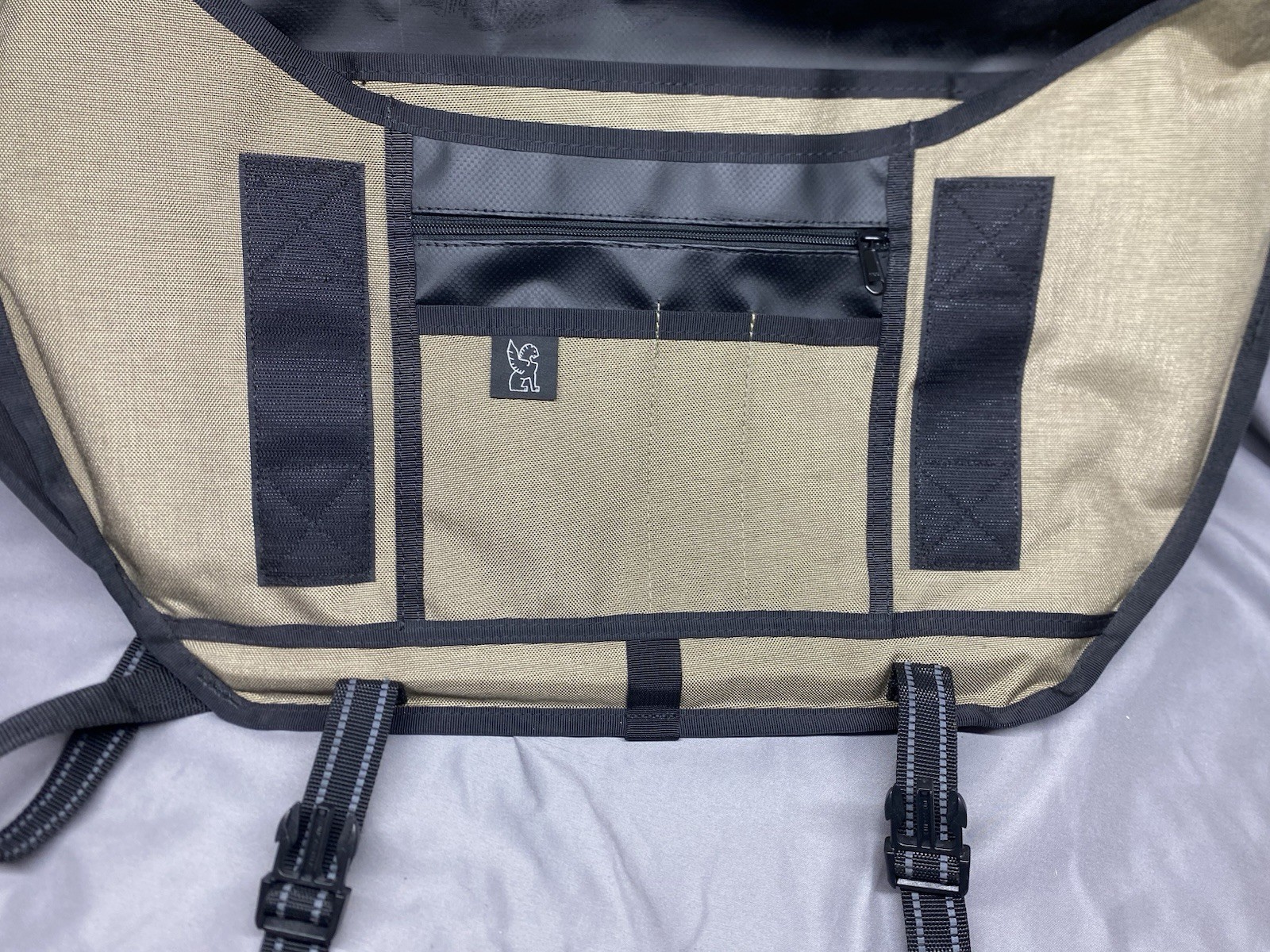 Near Mint Chrome Industries Messenger Bag 28L Large COYOTE BROWN